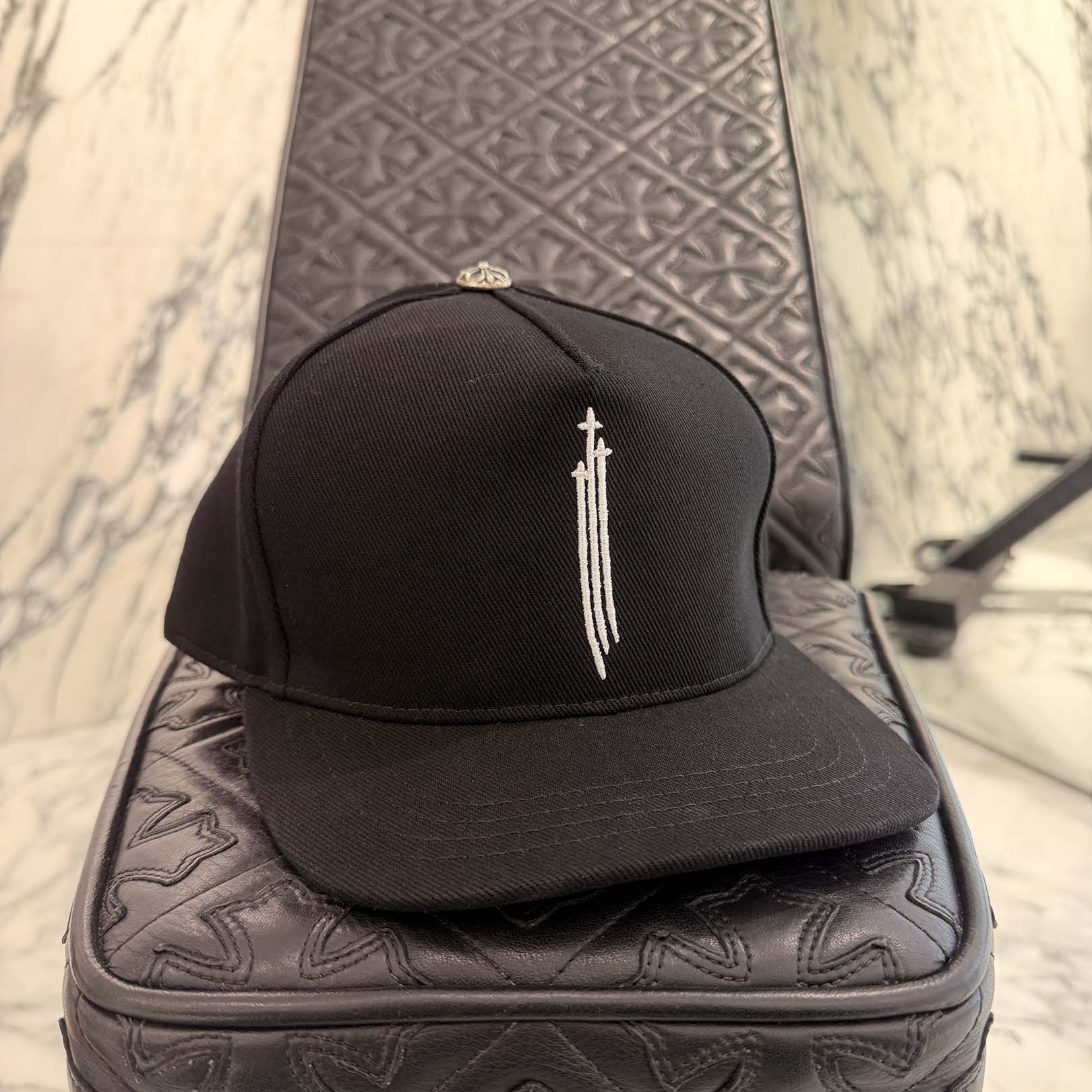 CHROME HEARTS RS3 Cross Embroidery Trucker Cap Size ONE SIZE (53-60) クロムハーツ RS3クロス刺繡 トラッカーキャップ ONE SIZE (53-60)