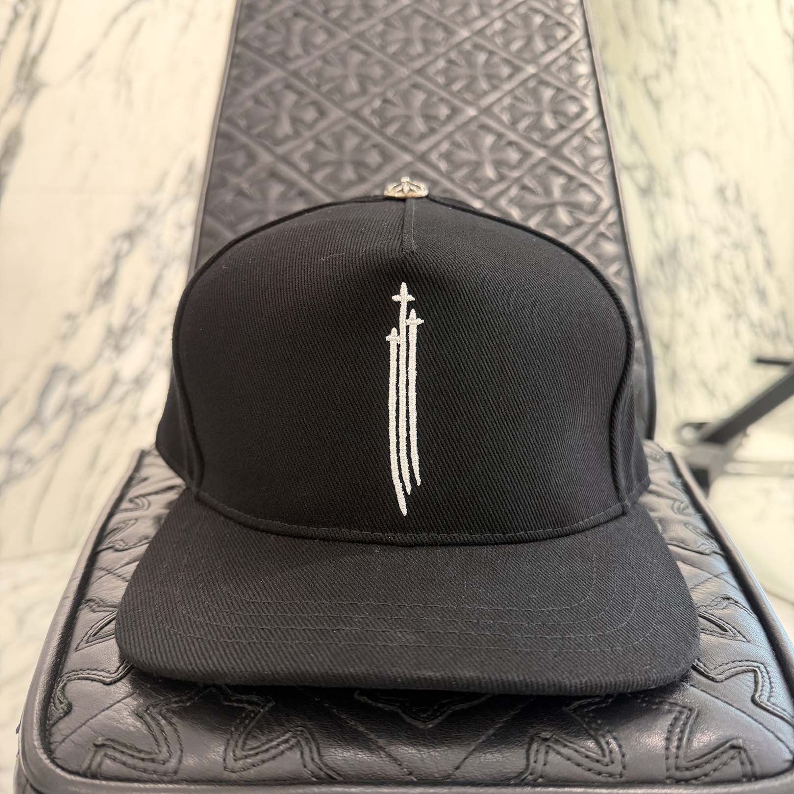 CHROME HEARTS RS3 Cross Embroidery Trucker Cap Size ONE SIZE (53-60) クロムハーツ RS3クロス刺繡 トラッカーキャップ ONE SIZE (53-60)
