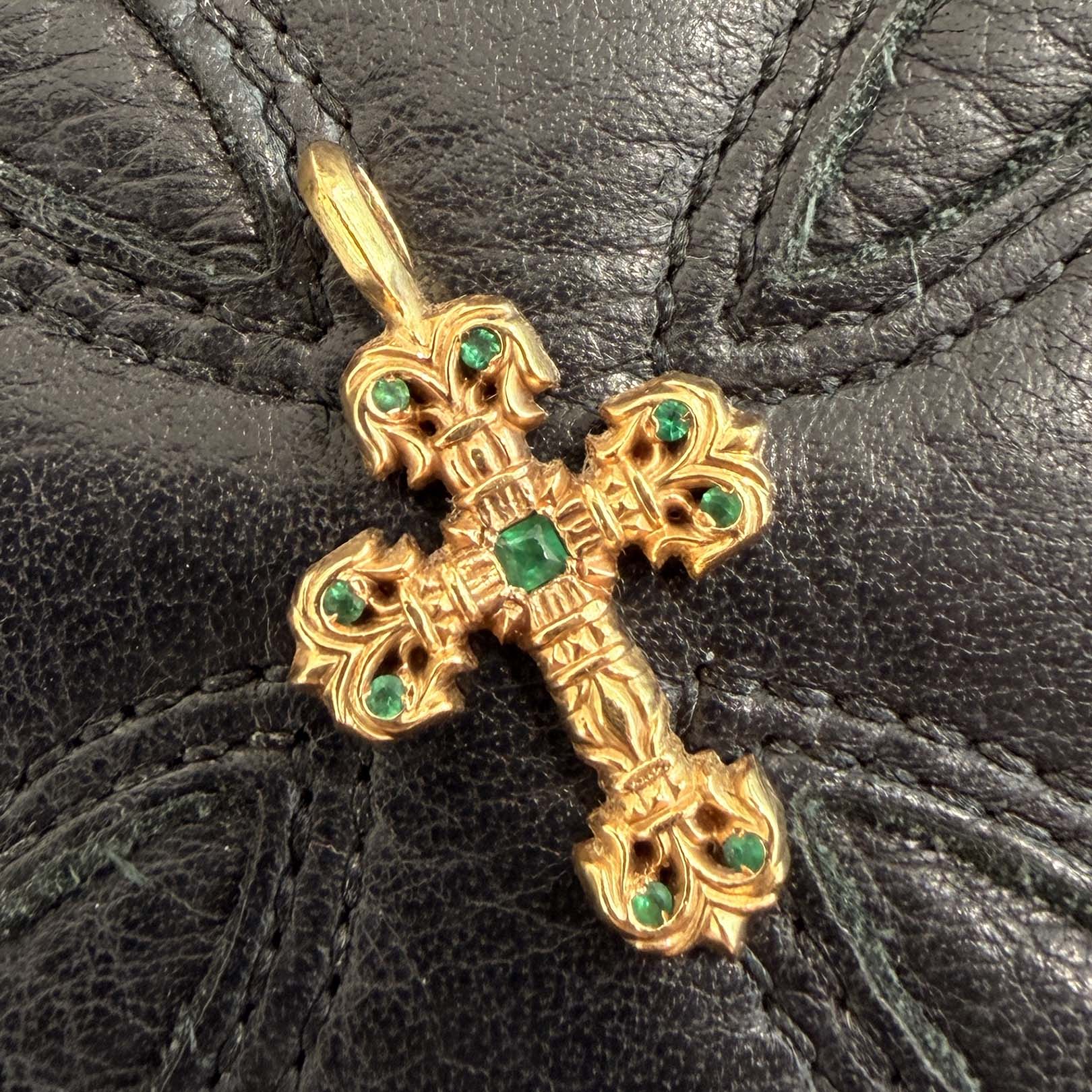 CHROME HEARTS 22K Tiny Filigree Cross Emerald Pendent Top クロムハーツ 22K タイニーフィリグリークロス エメラルド ペンダントトップ