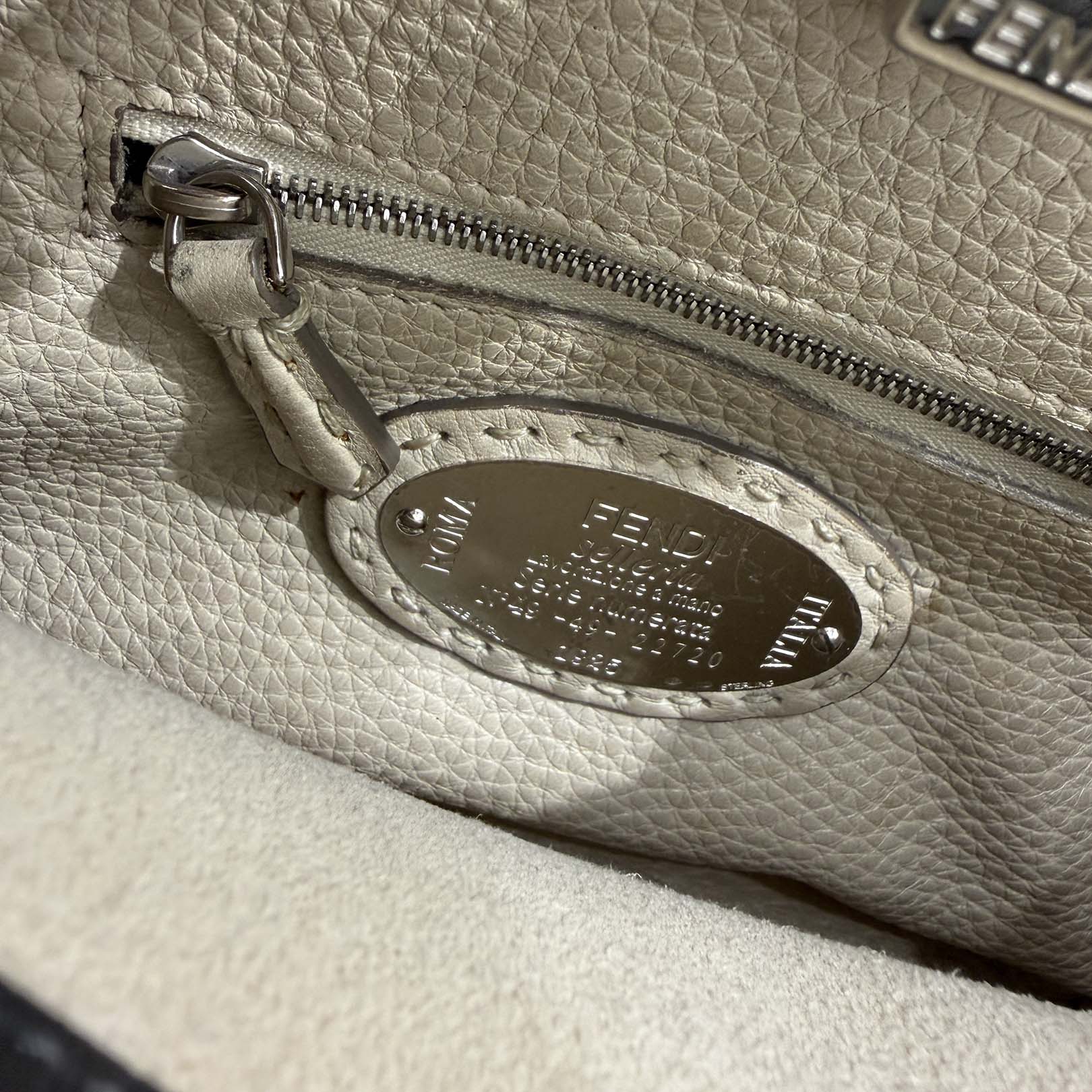 FENDI Peekaboo Medium Leather Hand Bag 8BN244 フェンディ ピーカブー ミニ レザーハンドバッグ