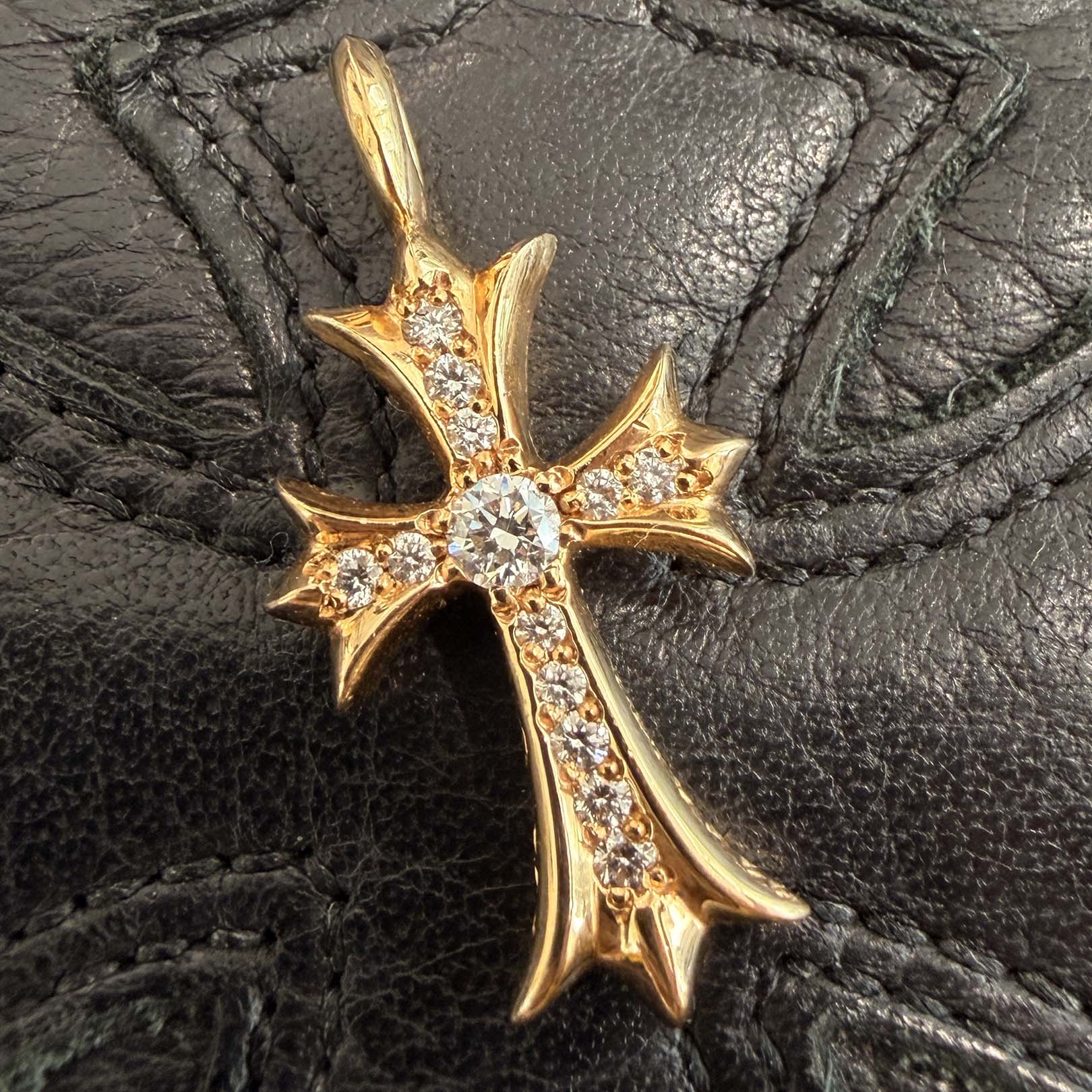 クロムハーツ　タイニーファット　チャーム　ペンダント　22k ダイヤ CHROME HEARTS 22K Tiny Fat Cross Pave Diamond Pendant Top クロム