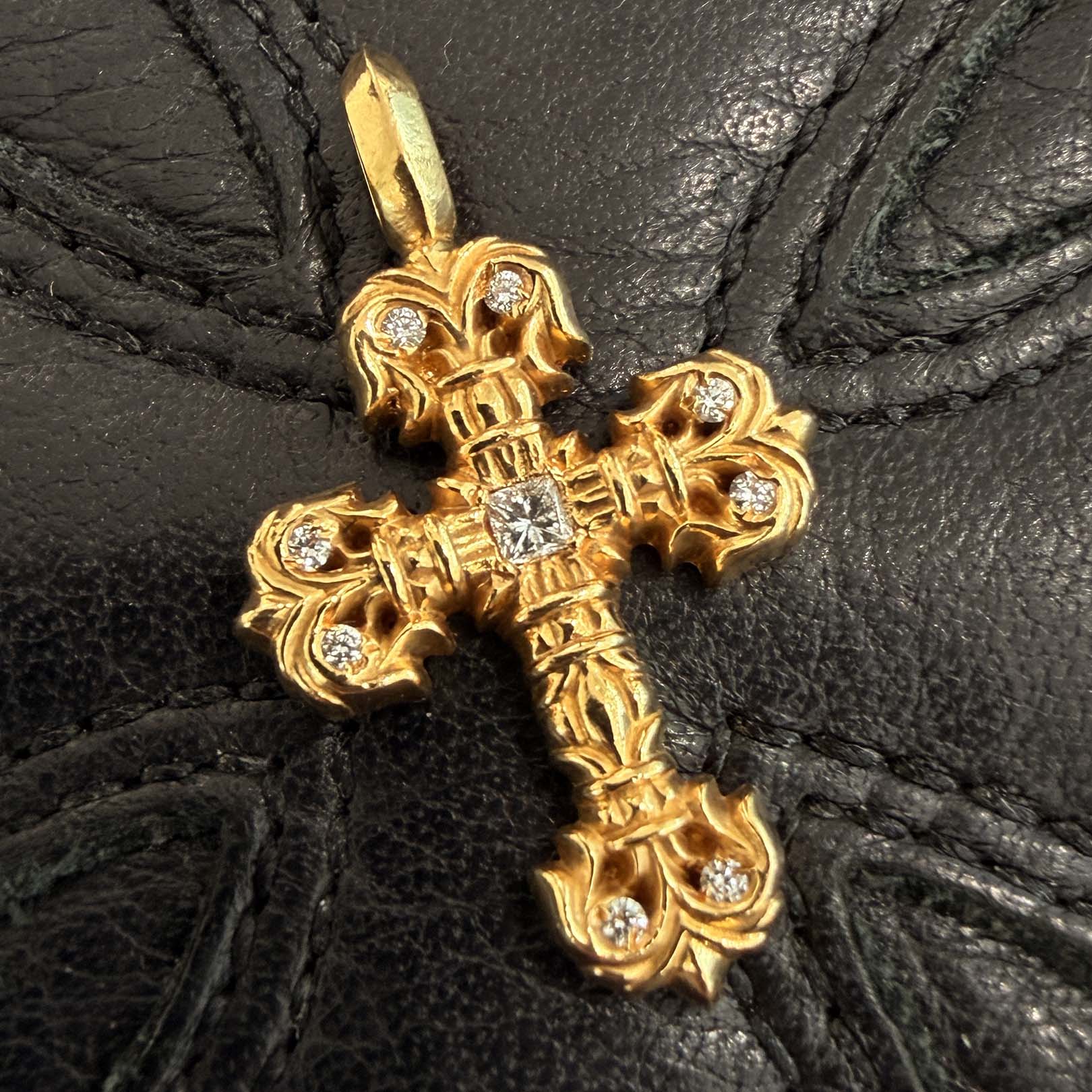 クロムハーツ22kタイニーフィリグリークロスパヴェダイヤモンド CHROME HEARTS 22K Tiny Filigree Cross Pave Diamond Pendent Top