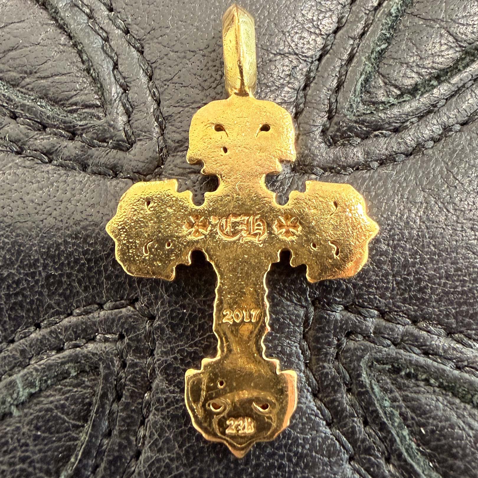 CHROME HEARTS 22K Tiny Filigree Cross Pave Diamond Pendent Top