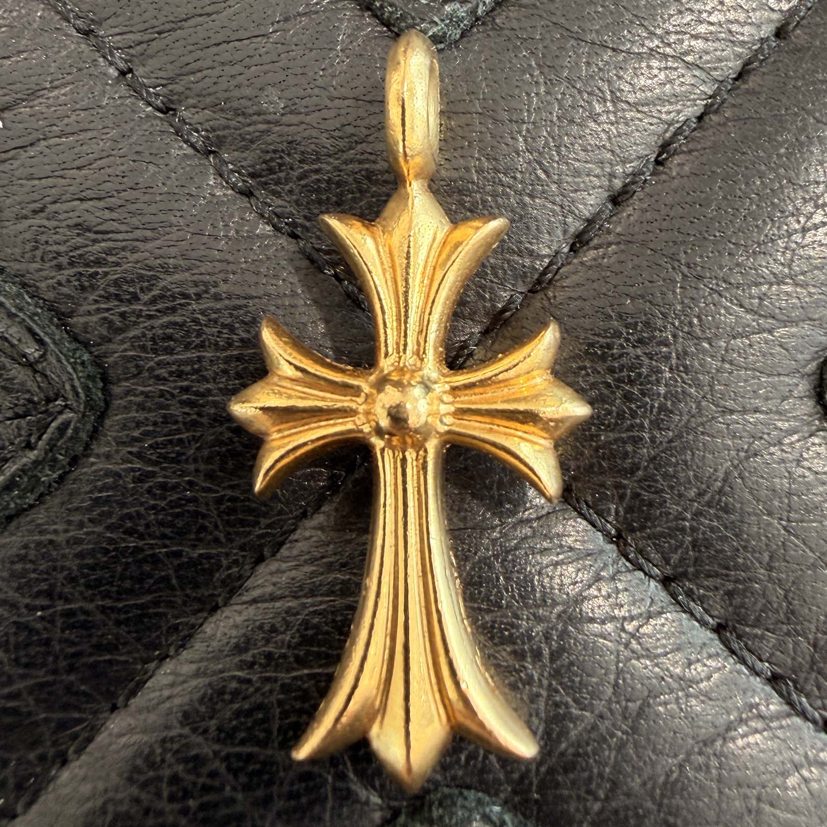 CHROME HEARTS 22K Tiny Fat Cross Blue Sapphire Pendant Top クロム