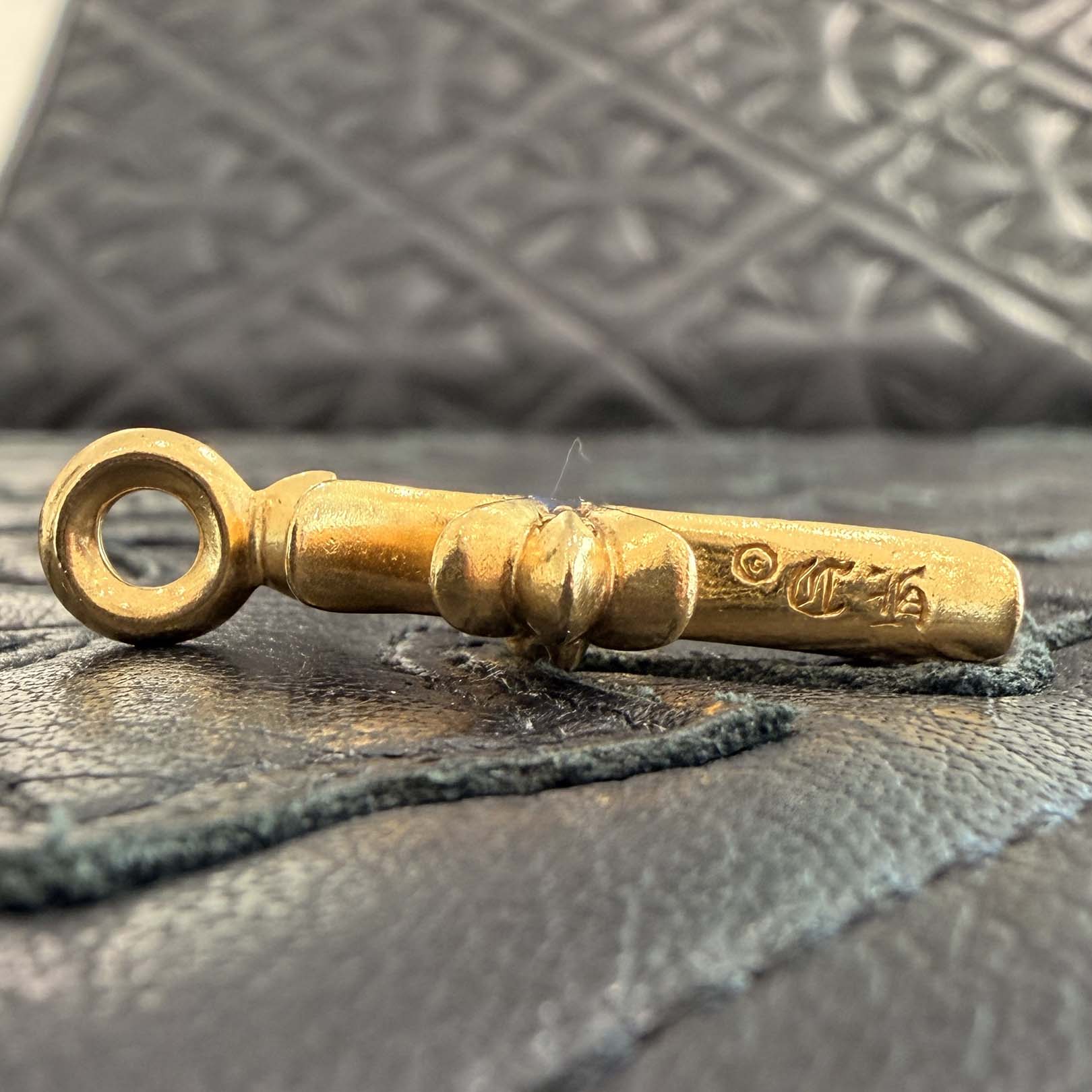 CHROME HEARTS 22K Tiny Fat Cross Blue Sapphire Pendant Top クロムハーツ 22K タイニーファットクロス ブルーサファイア ペンダントトップ