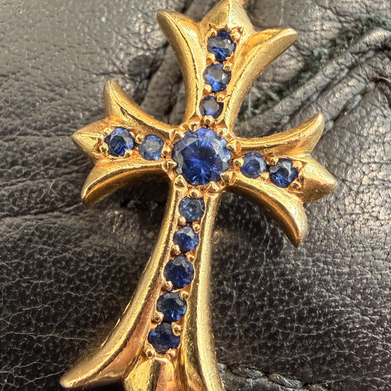 CHROME HEARTS 22K Tiny Fat Cross Blue Sapphire Pendant Top クロムハーツ 22K タイニーファットクロス ブルーサファイア ペンダントトップ