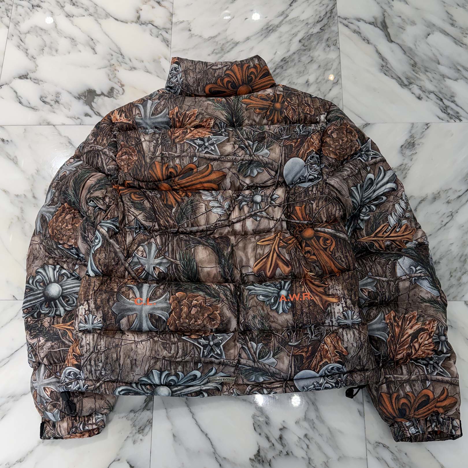 CHROME HEARTS × NIKE × Drake NOCTA 2026SS 3 Cemetery Cross Leather Patch Camo Down Jacket Size M クロムハーツ×ナイキ×ドレイク ノクタ 3 セメタリークロス レザーパッチ カモ ダウンジャケット サイズM