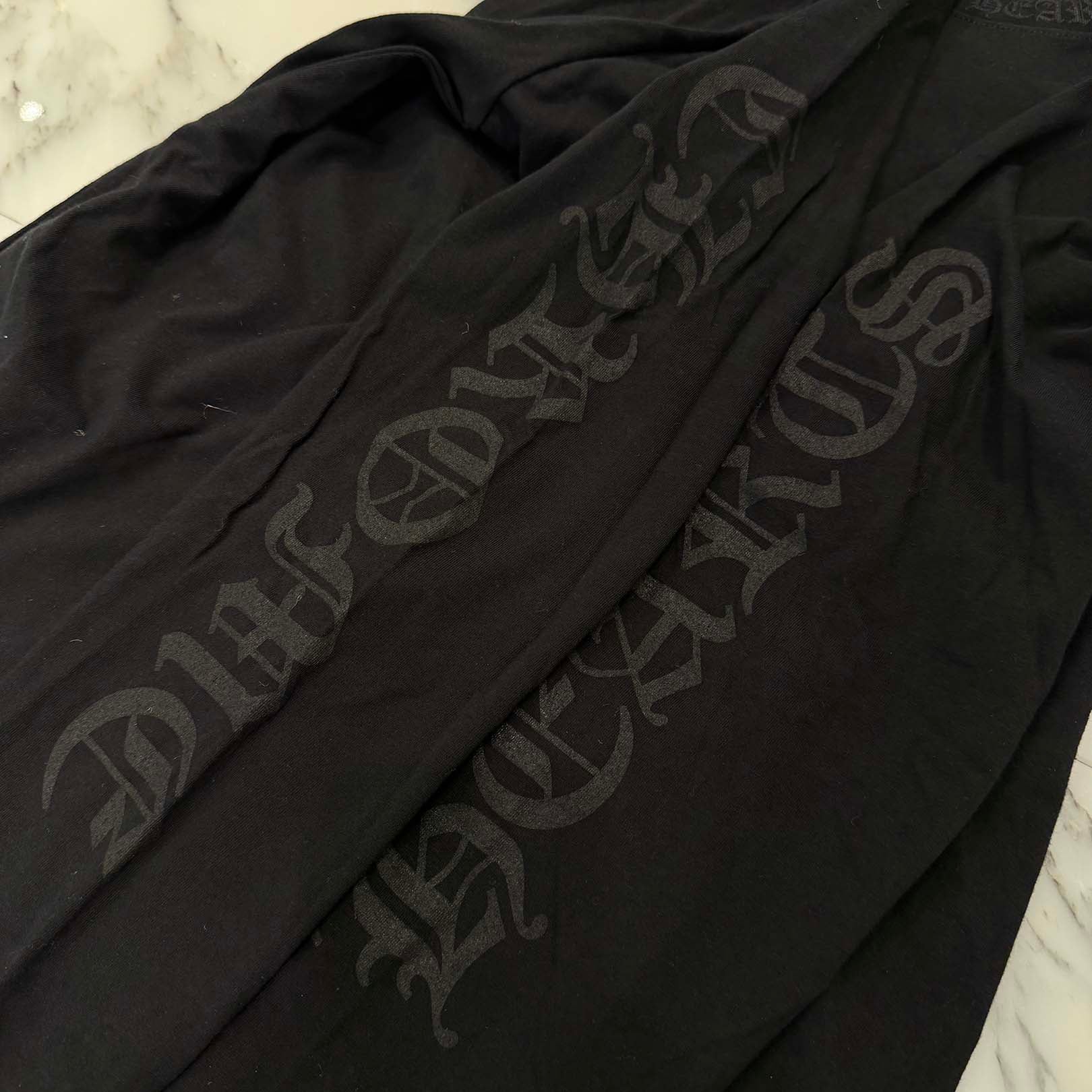 CHROME HEARTS Old English Neck Logo Dark Grey Long Sleeve Tee Size M クロムハーツ オールドイングリッシュ ネックロゴ ダークグレイ ロングスリーブTシャツ サイズM