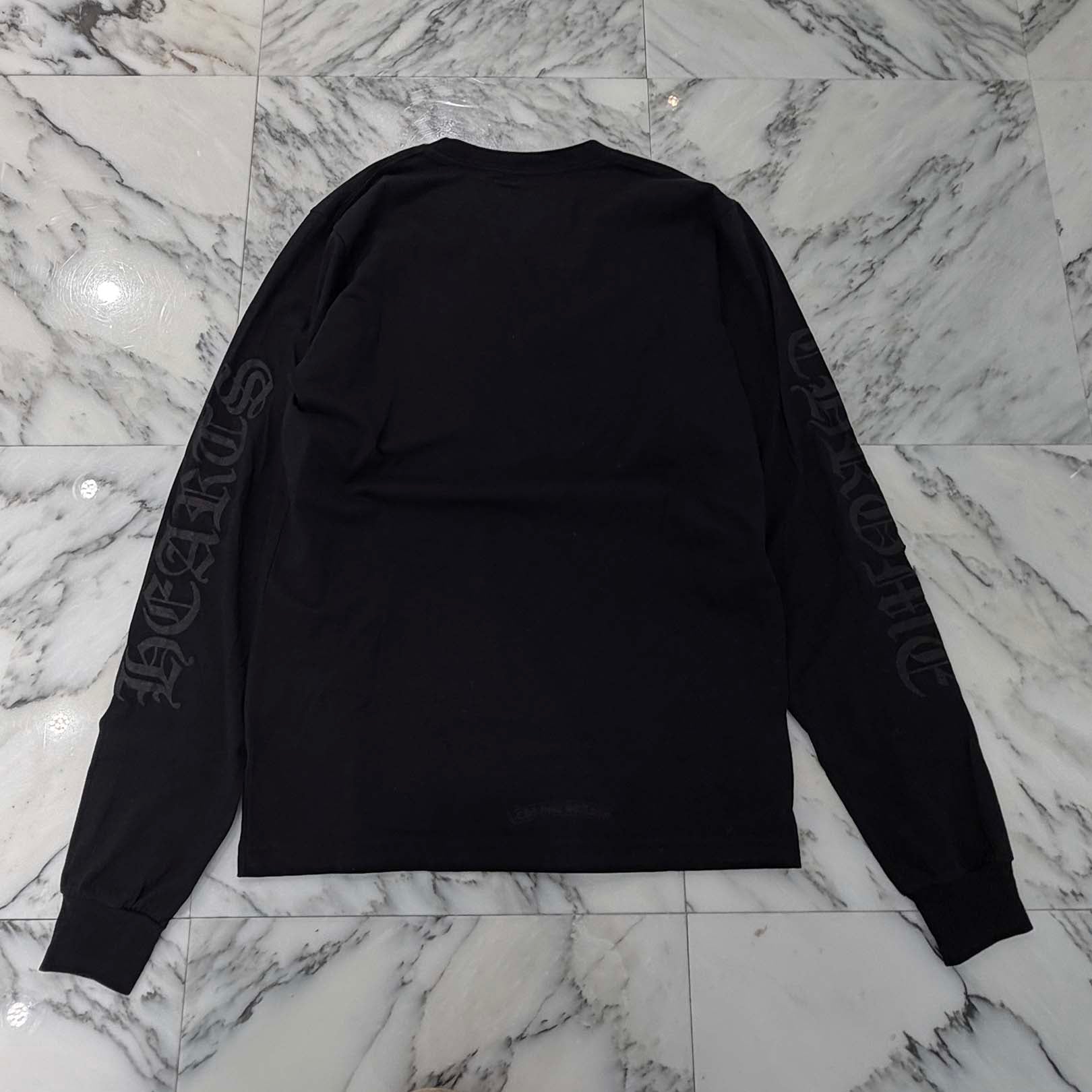 CHROME HEARTS Old English Neck Logo Dark Grey Long Sleeve Tee Size M クロムハーツ オールドイングリッシュ ネックロゴ ダークグレイ ロングスリーブTシャツ サイズM