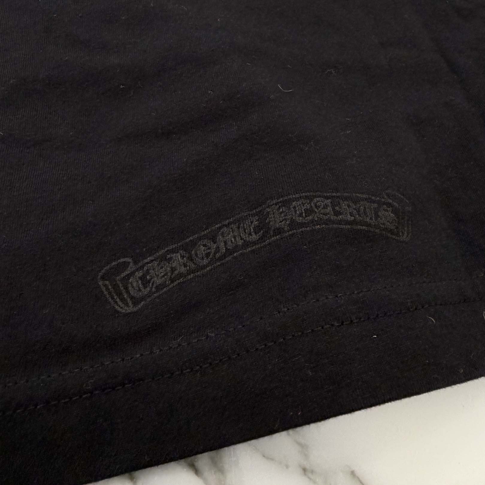 CHROME HEARTS Old English Neck Logo Dark Grey Long Sleeve Tee Size M クロムハーツ オールドイングリッシュ ネックロゴ ダークグレイ ロングスリーブTシャツ サイズM