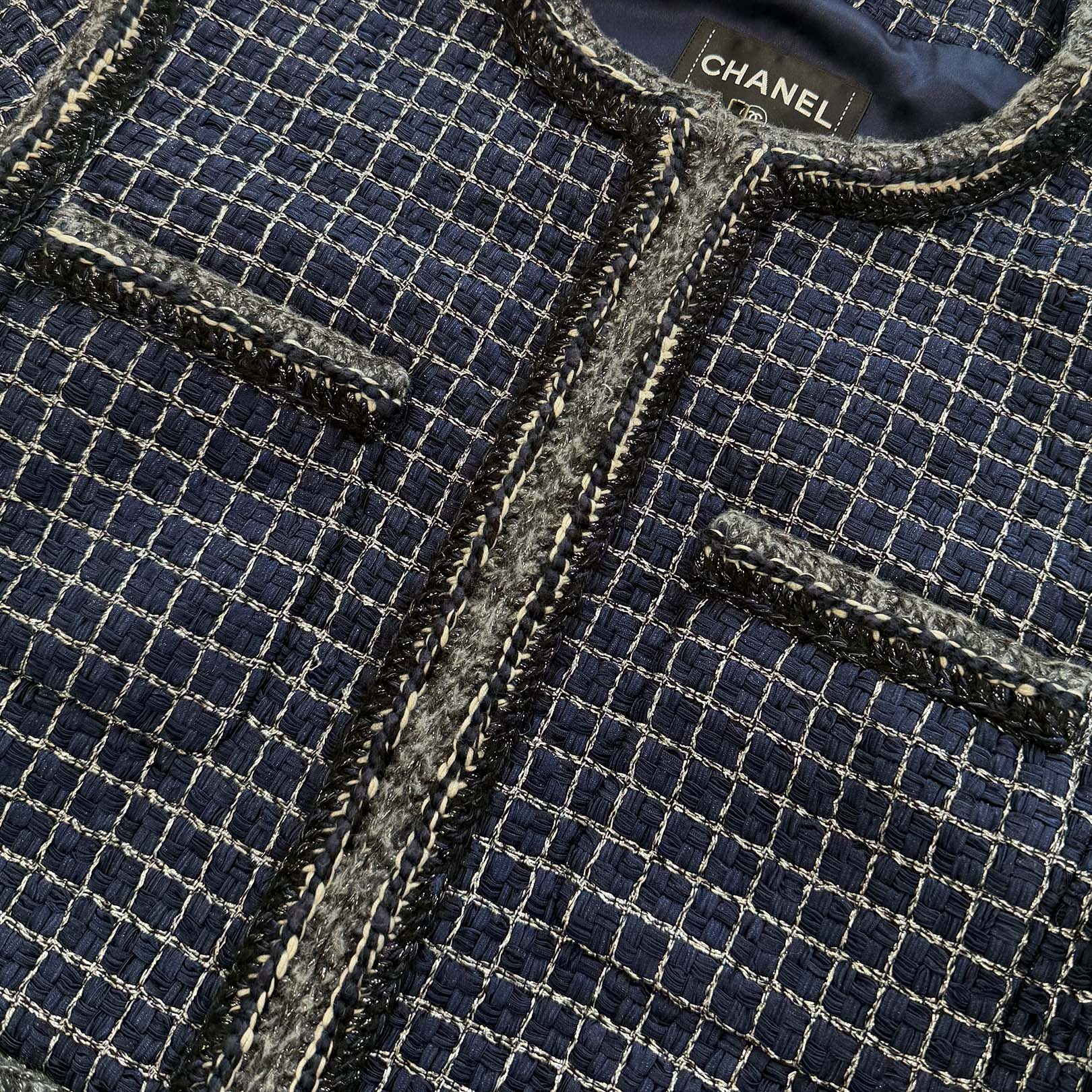 CHANEL 2017AW " Paris Cosmopolite " Metallic Silver Tweed Jacket P56897V31864 Size 52 シャネル "パリ コスモポリト" メタリックシルバーツイードジャケット サイズ52