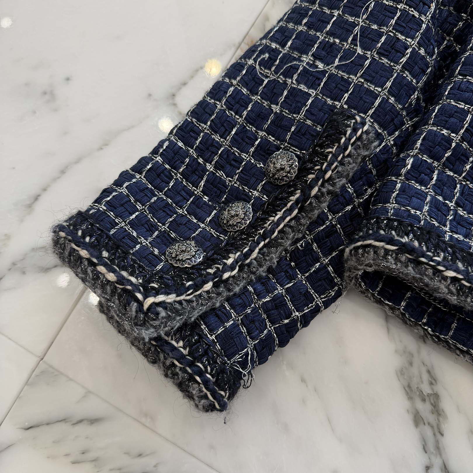 CHANEL 2017AW " Paris Cosmopolite " Metallic Silver Tweed Jacket P56897V31864 Size 52 シャネル "パリ コスモポリト" メタリックシルバーツイードジャケット サイズ52