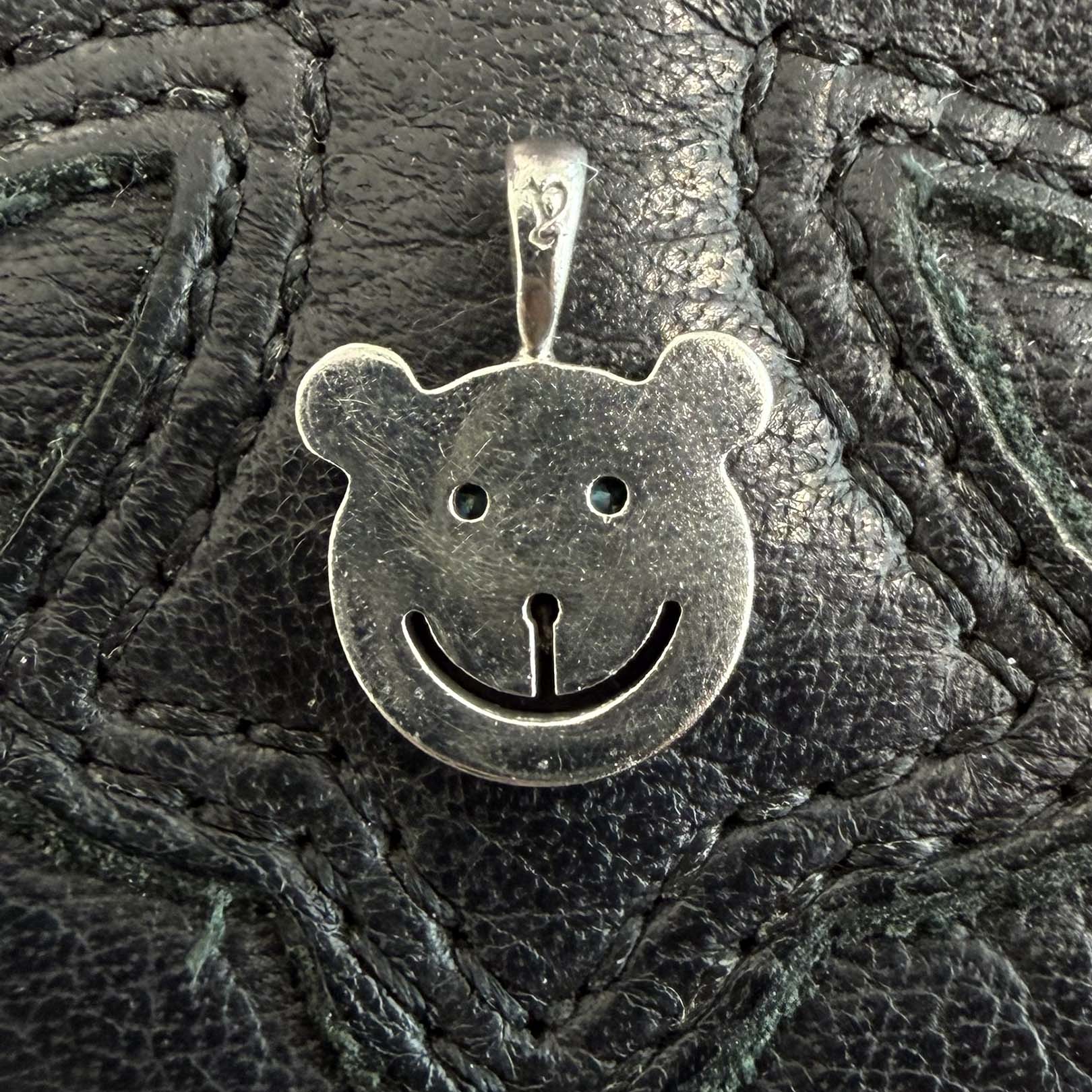EYEFUNNY 18K WG Smile Bear Blue Diamond Eyes Charm 