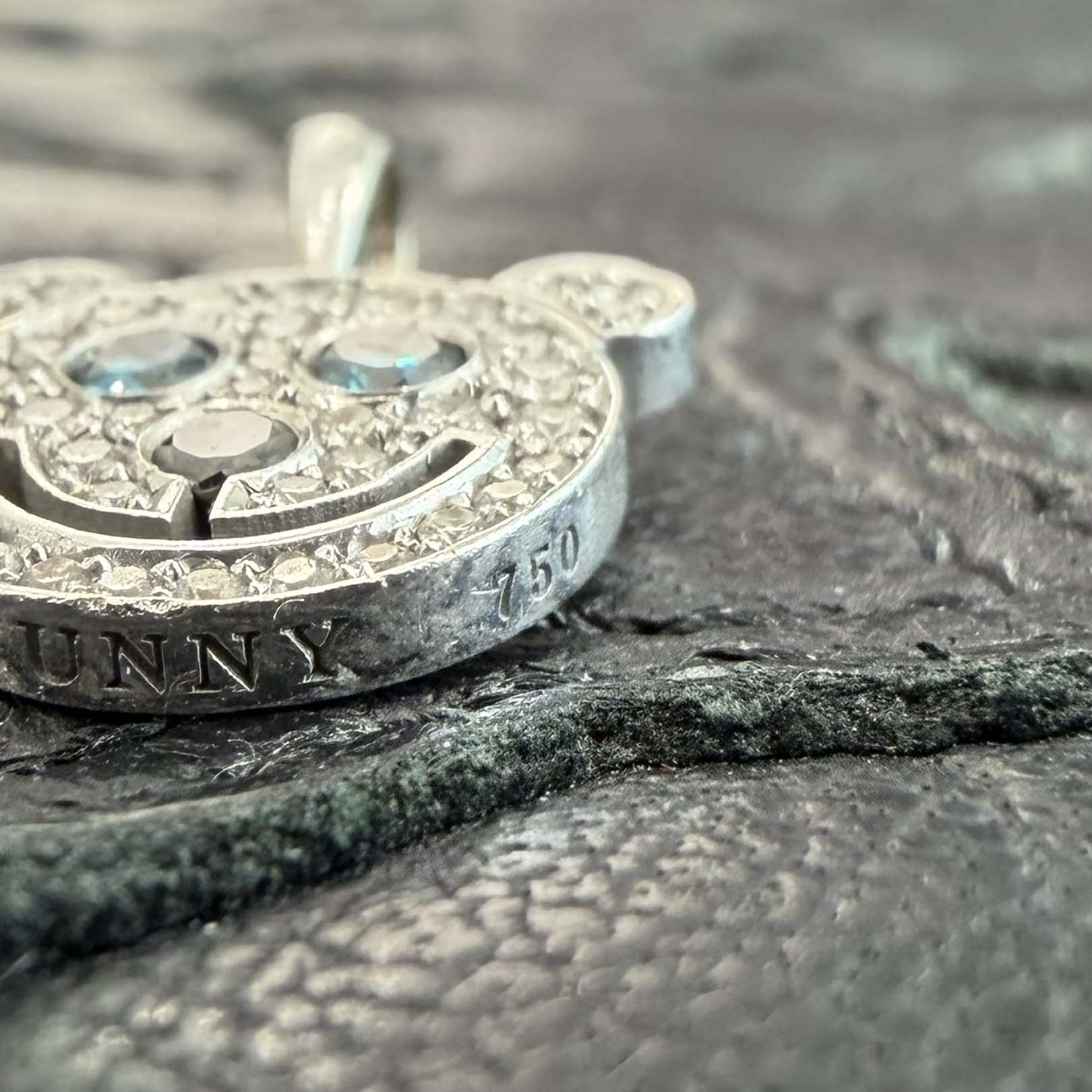 EYEFUNNY 18K WG Smile Bear Blue Diamond Eyes Charm " Small " HSMBS001 アイファニー 18K WG スマイルベアー ブルーダイヤモンド アイズチャーム "スモール"