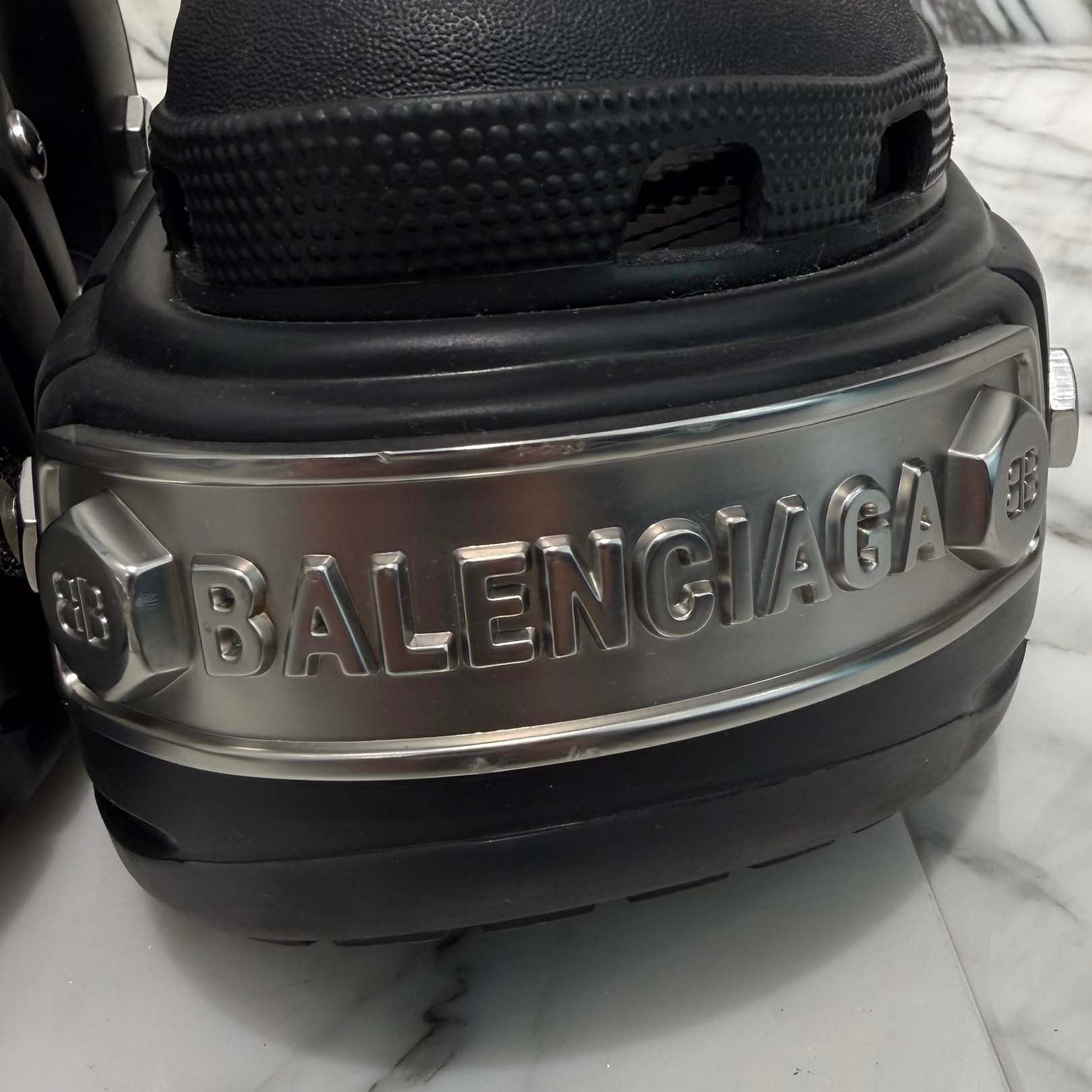 BALENCIAGA × Crocs 2022SS Hard Crocs Sandals 687398 Size 35 (23.0cm～23.5cm) バレンシアガ×クロックス ハードクロックスサンダル サイズ35 (23.0cm～23.5cm)