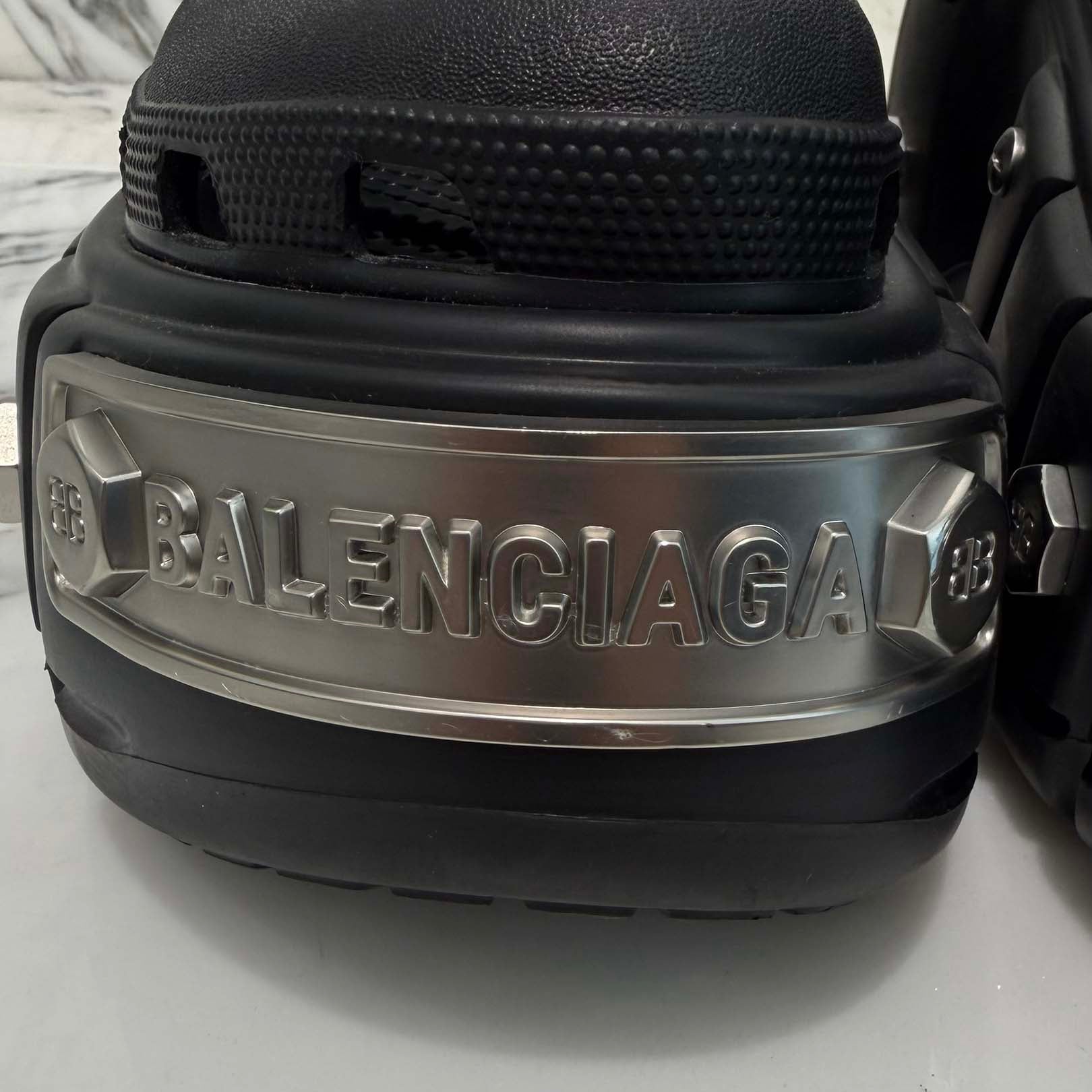 BALENCIAGA × Crocs 2022SS Hard Crocs Sandals 687398 Size 35 (23.0cm～23.5cm) バレンシアガ×クロックス ハードクロックスサンダル サイズ35 (23.0cm～23.5cm)