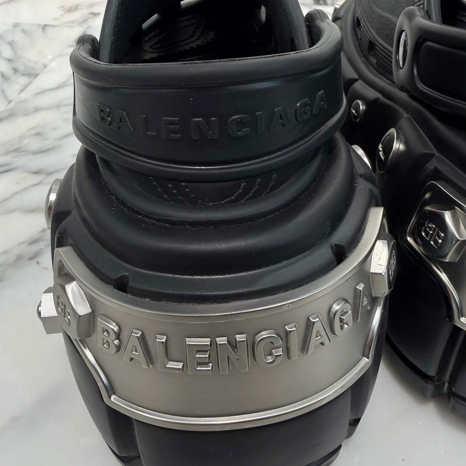 BALENCIAGA × Crocs 2022SS Hard Crocs Sandals 687398 Size 35 (23.0cm～23.5cm) バレンシアガ×クロックス ハードクロックスサンダル サイズ35 (23.0cm～23.5cm)