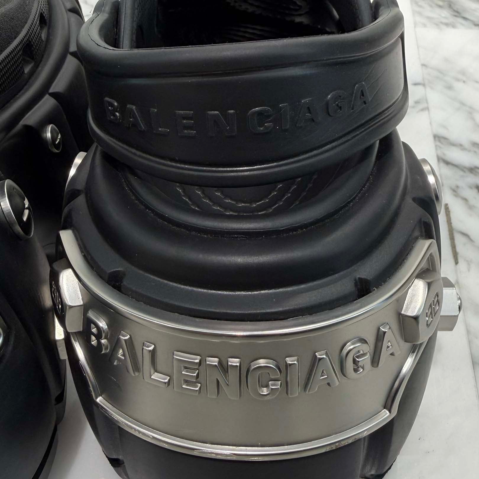 BALENCIAGA × Crocs 2022SS Hard Crocs Sandals 687398 Size 35 (23.0cm～23.5cm) バレンシアガ×クロックス ハードクロックスサンダル サイズ35 (23.0cm～23.5cm)