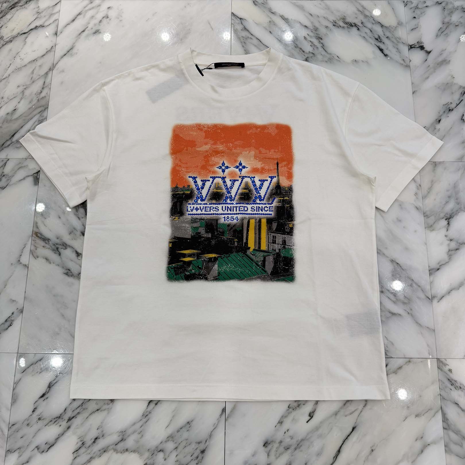 LOUIS VUITTON 2025SS Embellished Graphic Print Crew Neck Tee Size XL ルイヴィトン エンベリッシュド グラフィックプリント クルーネック 半袖Tシャツ サイズXL