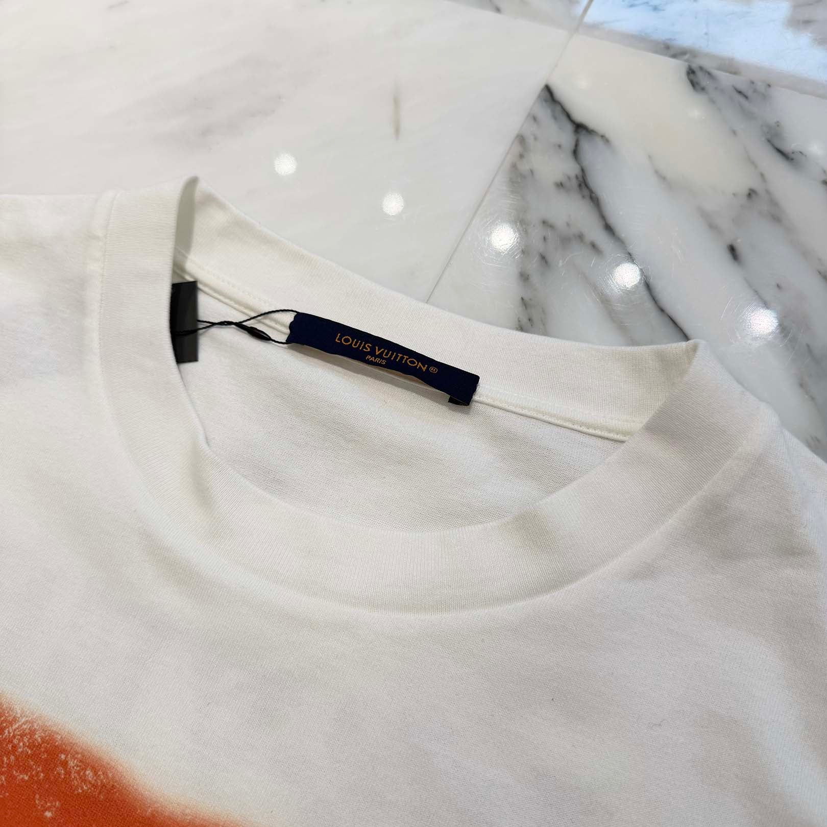 LOUIS VUITTON 2025SS Embellished Graphic Print Crew Neck Tee Size XL ルイヴィトン エンベリッシュド グラフィックプリント クルーネック 半袖Tシャツ サイズXL