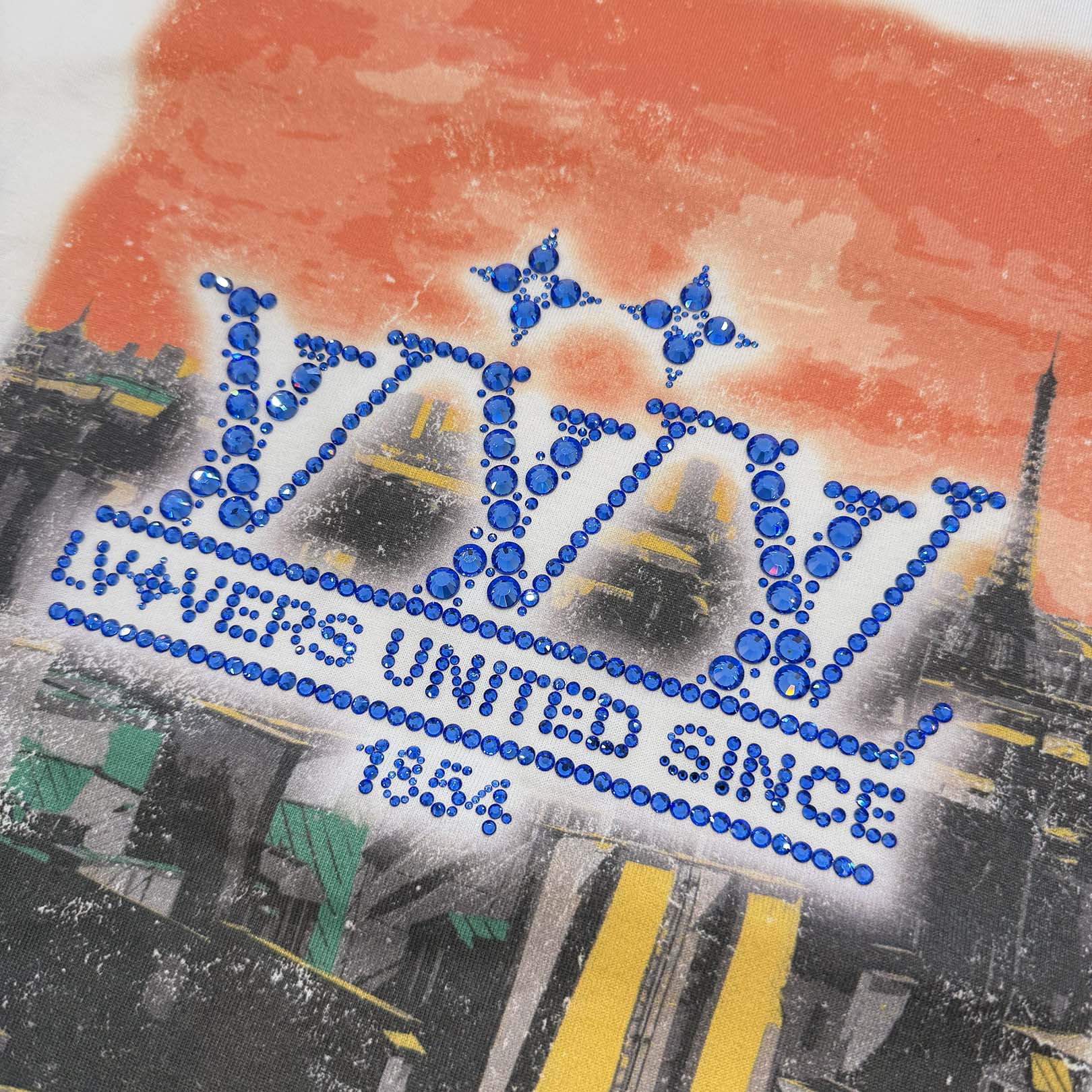 LOUIS VUITTON 2025SS Embellished Graphic Print Crew Neck Tee Size XL ルイヴィトン エンベリッシュド グラフィックプリント クルーネック 半袖Tシャツ サイズXL