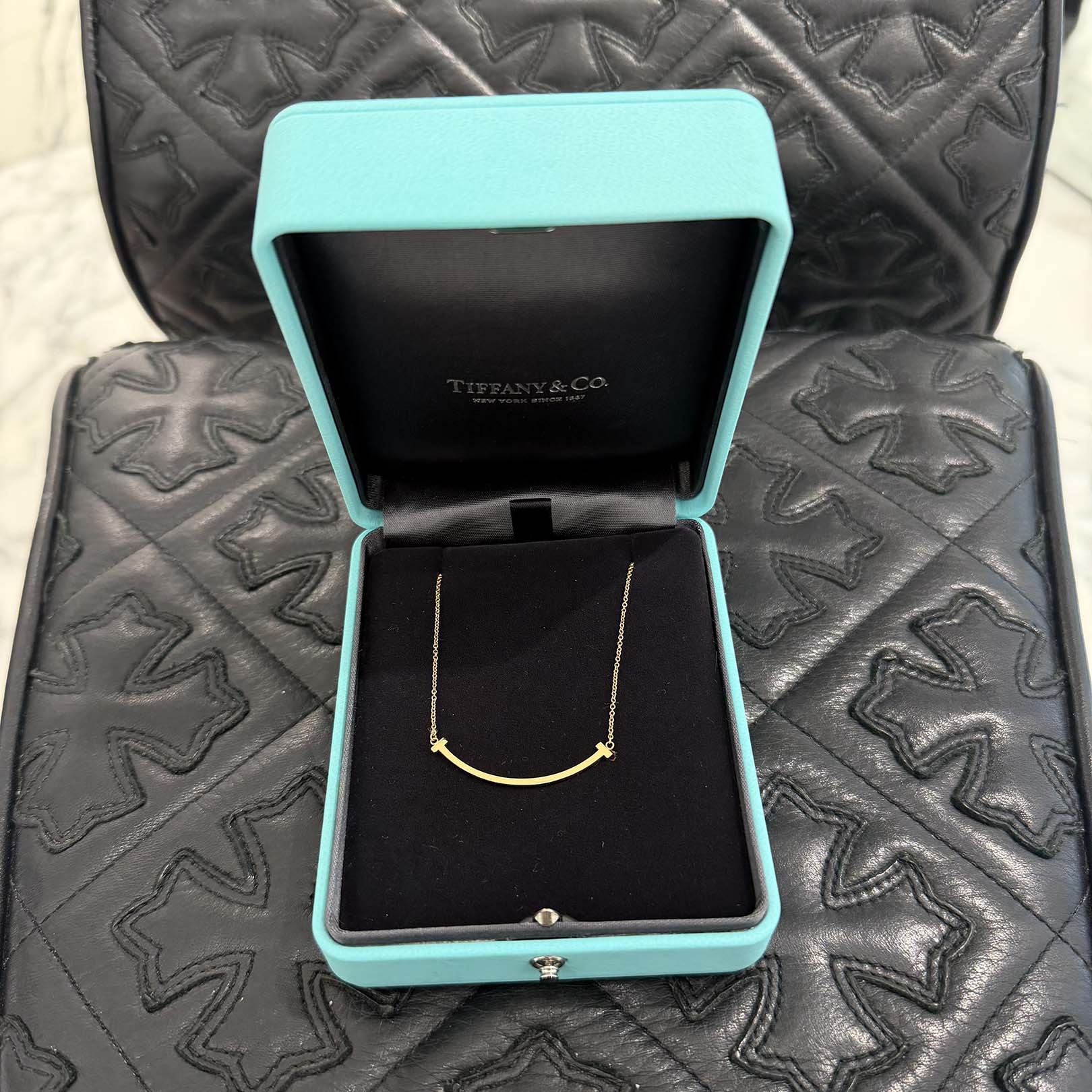 Tiffany Co. 18K YG T Smile Pendant " Small " 60011679 ティファニー 18K イエローゴールド T スマイル ペンダント " スモール "