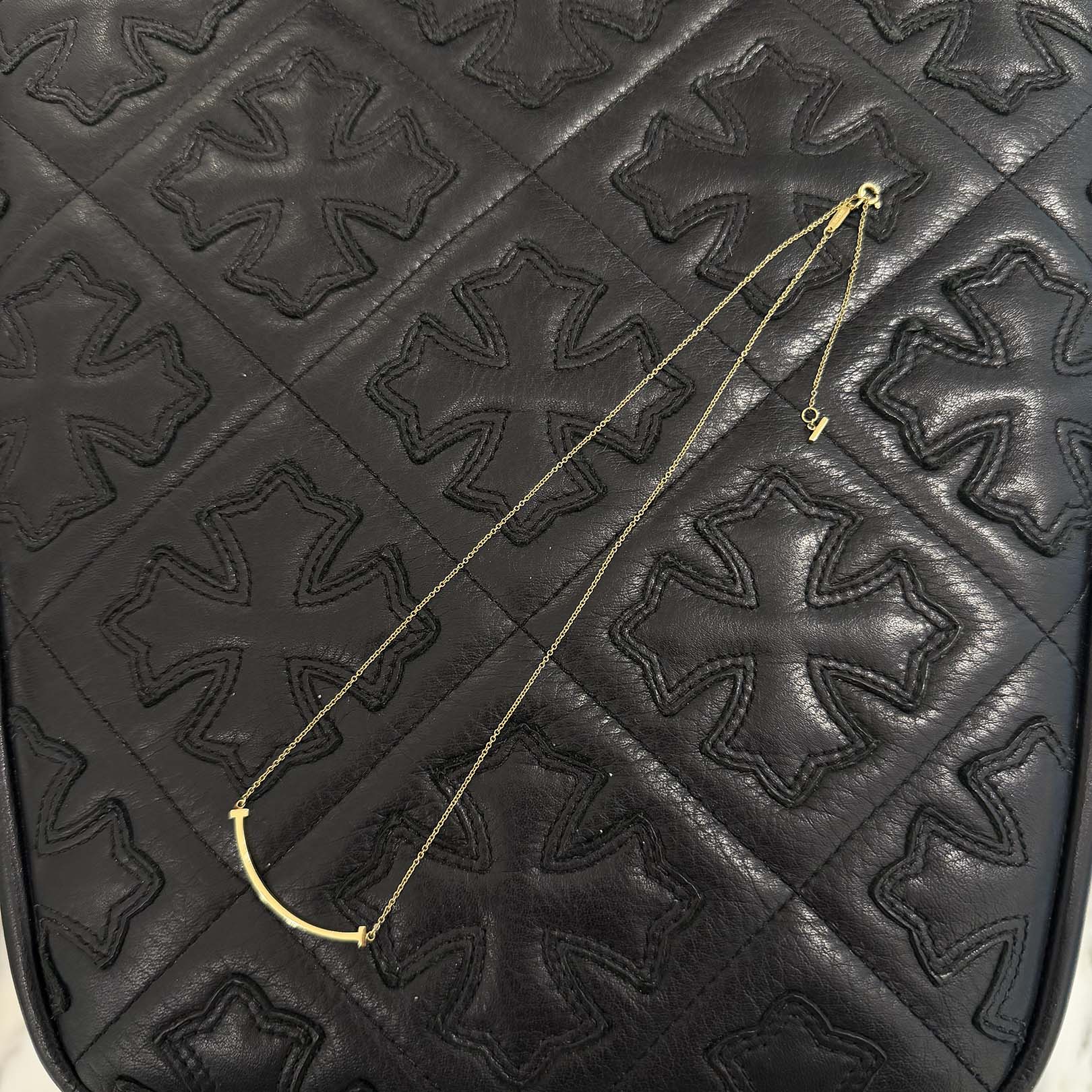 Tiffany Co. 18K YG T Smile Pendant " Small " 60011679 ティファニー 18K イエローゴールド T スマイル ペンダント " スモール "