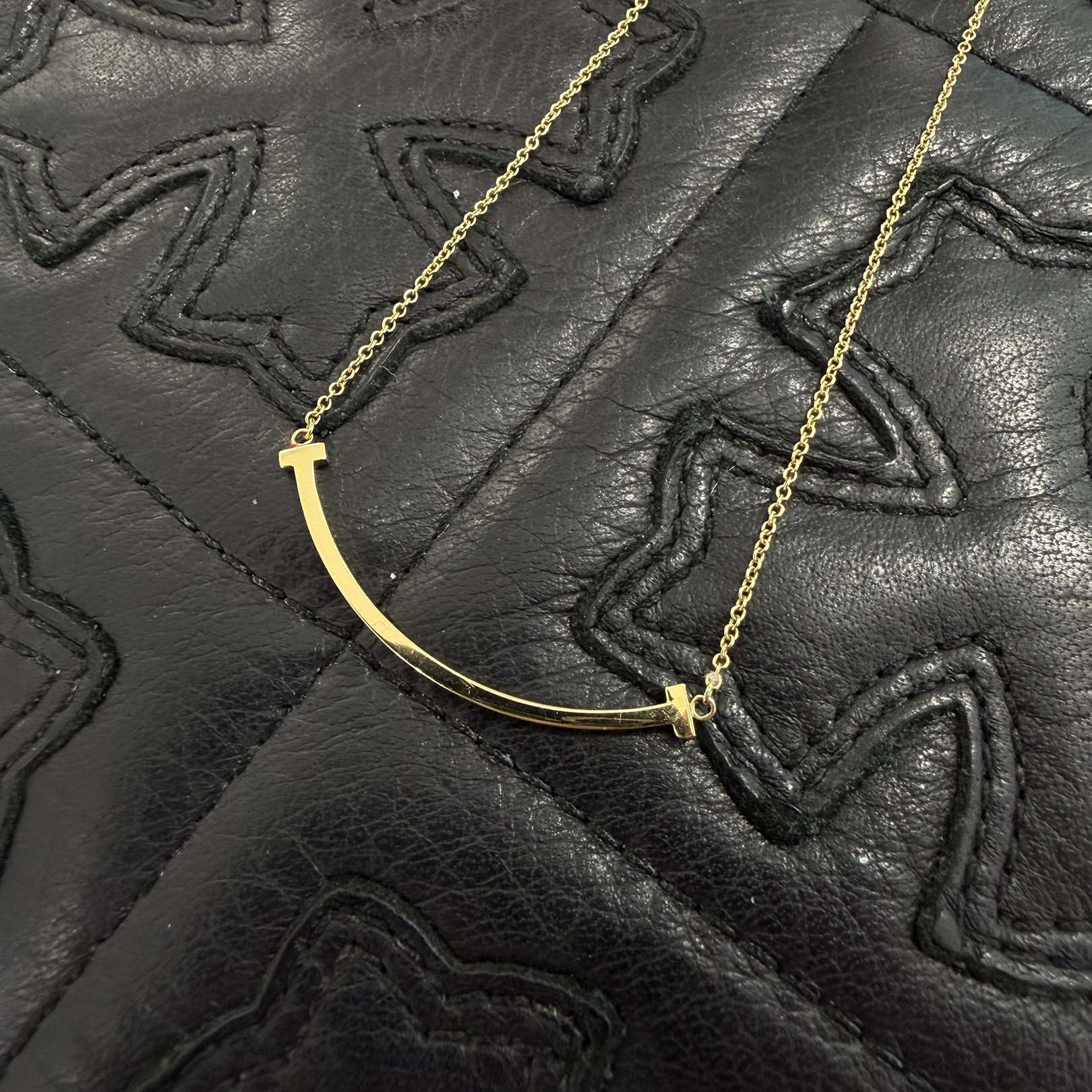 Tiffany Co. 18K YG T Smile Pendant " Small " 60011679 ティファニー 18K イエローゴールド T スマイル ペンダント " スモール "