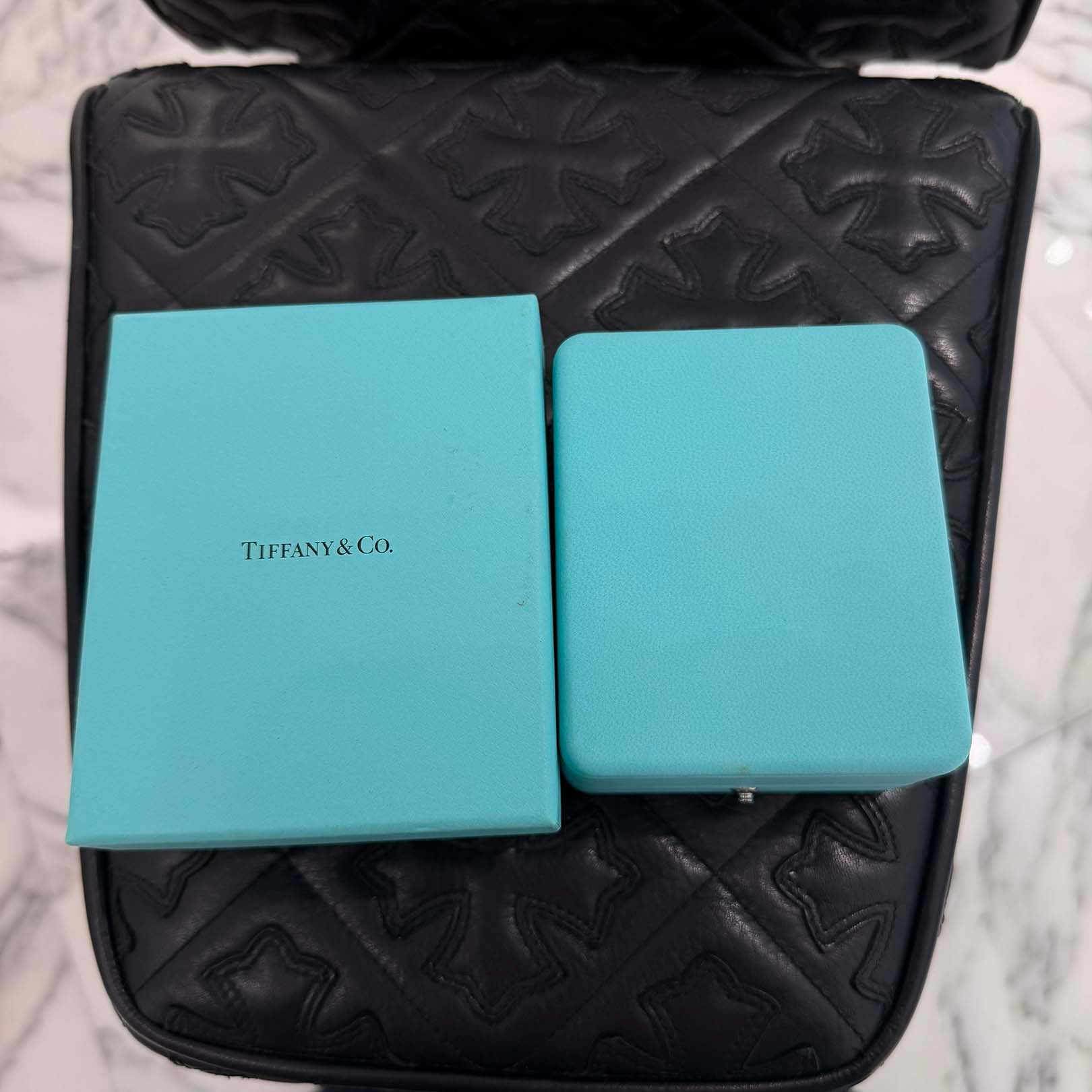 Tiffany Co. 18K YG T Smile Pendant " Small " 60011679 ティファニー 18K イエローゴールド T スマイル ペンダント " スモール "