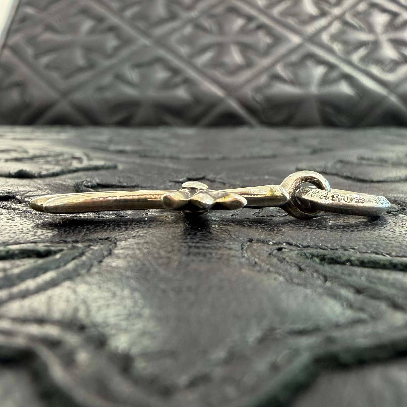 CHROME HEARTS Tiny Cross Charm Pendant Top クロムハーツ タイニークロス チャーム ペンダントトップ