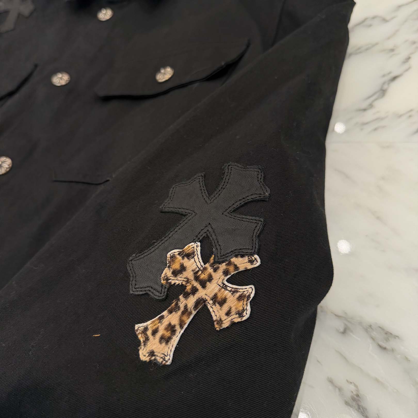 CHROME HEARTS Y NOT WORK DOG Leopard Harako Leather Cross Patch Shirt Jacket Size XL クロムハーツ ワイノット ワークドッグ レオパード ハラコ レザークロスパッチ シャツジャケット サイズXL