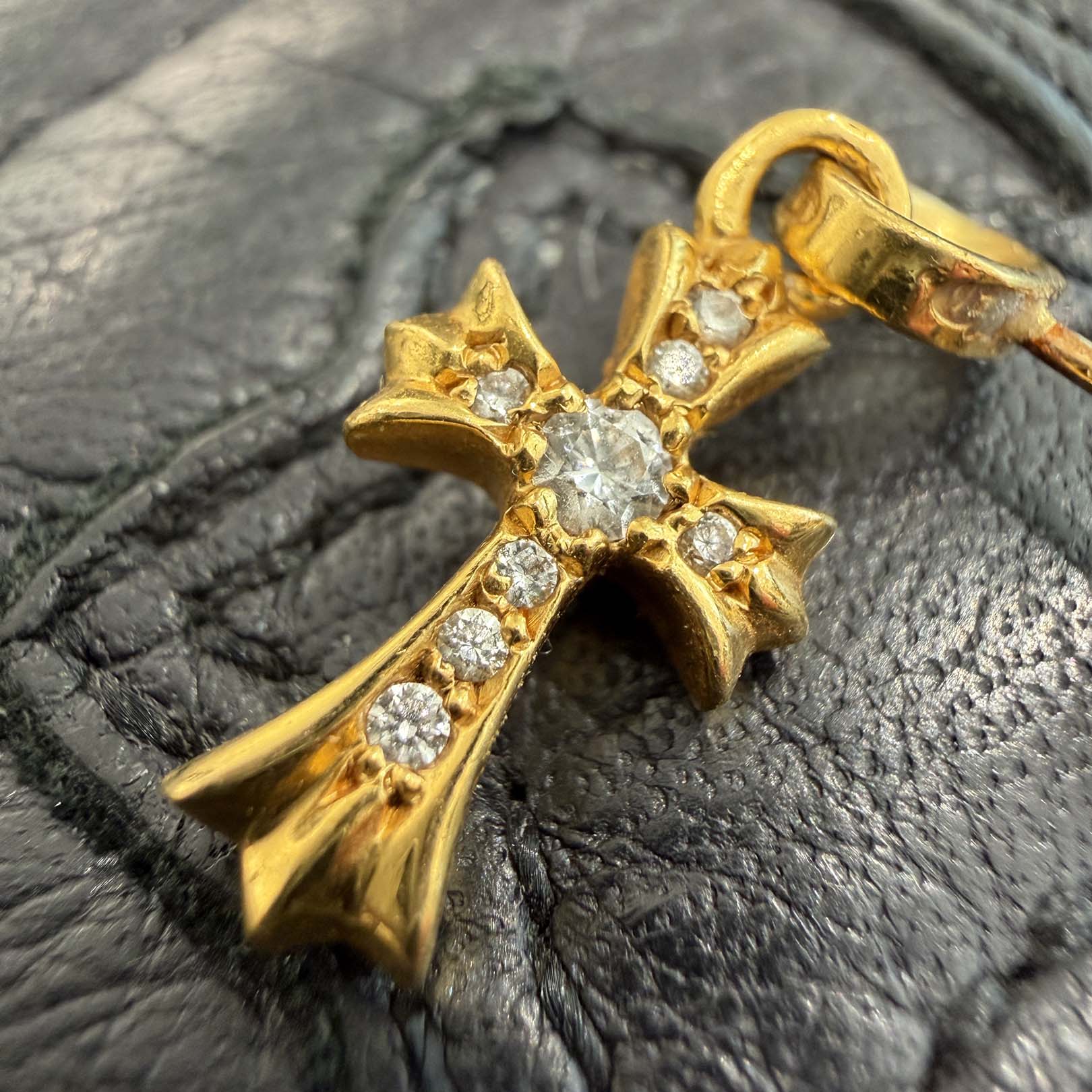 CHROME HEARTS 22K BABY FAT CROSS Earring Pave Diamond クロムハーツ