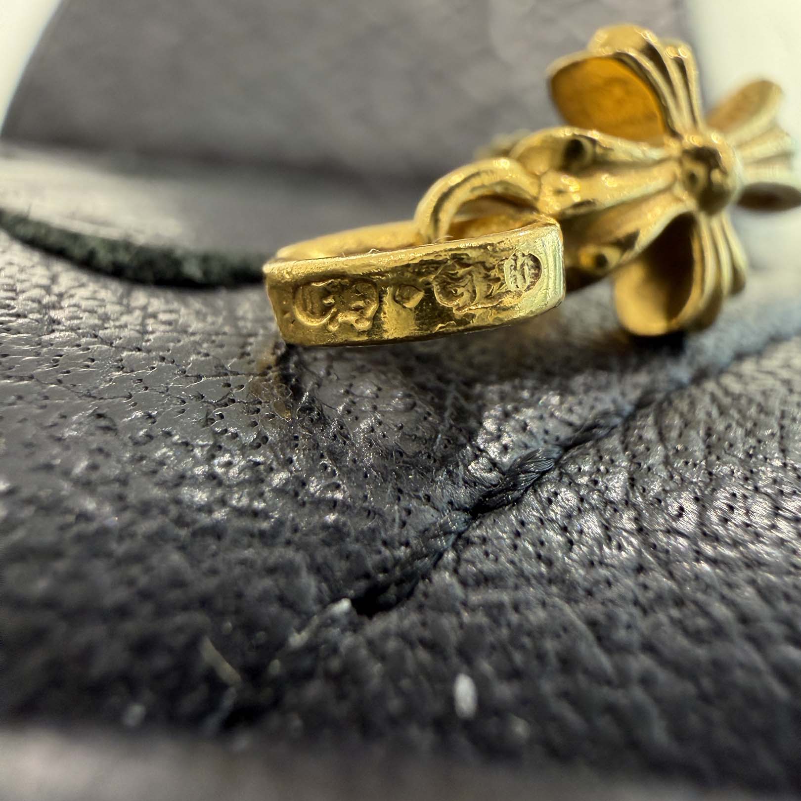 CHROME HEARTS 22K BABY FAT CROSS Earring Pave Diamond クロムハーツ