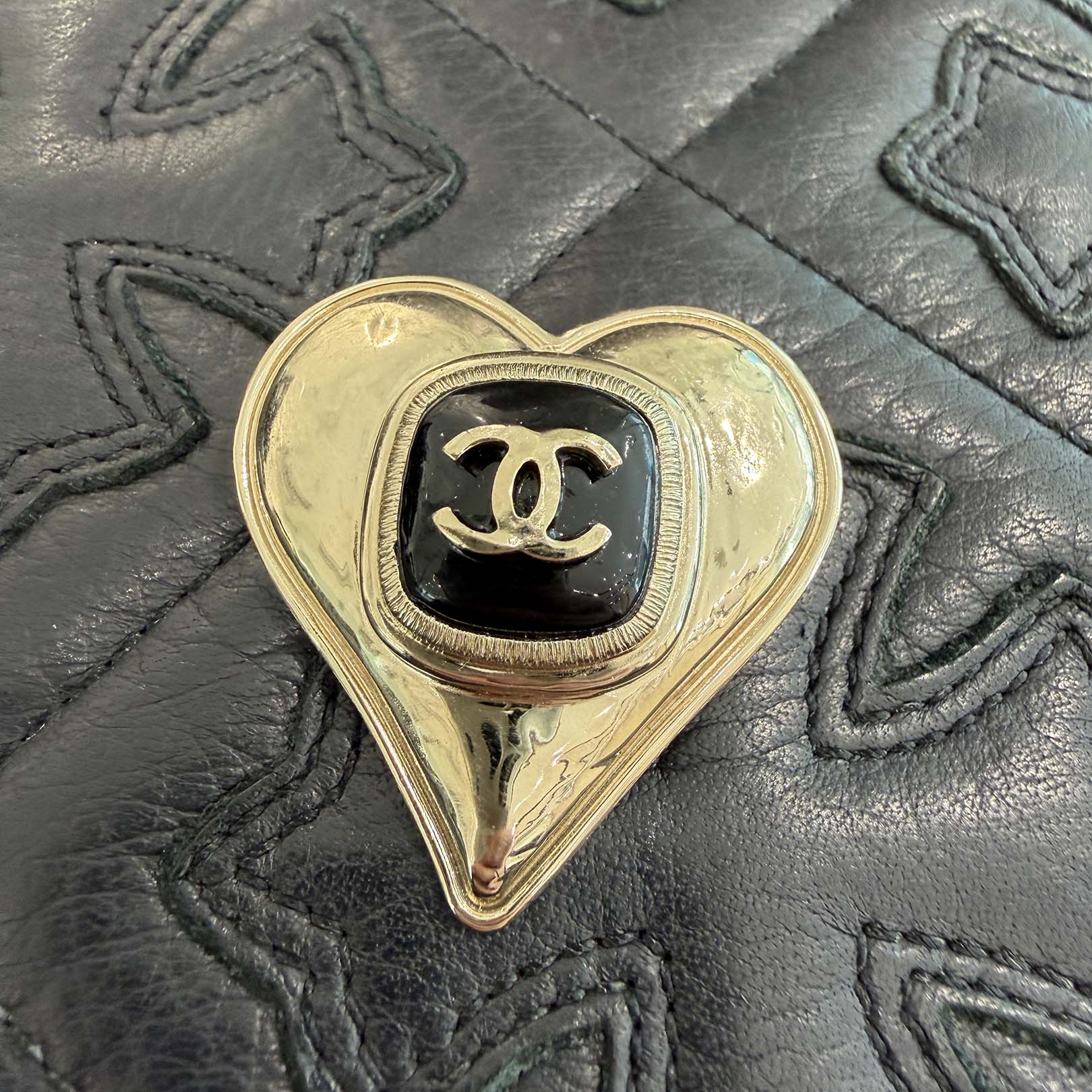 CHANEL 2021 Coco Mark Gold Metal Heart Brooch B21 K シャネル 2021 ココマーク ゴールド メタル ハート ブローチ