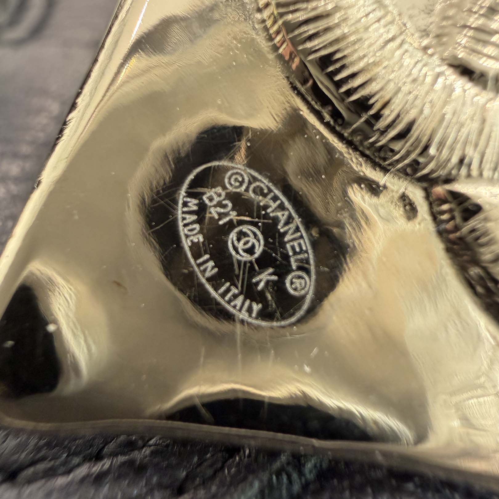 CHANEL 2021 Coco Mark Gold Metal Heart Brooch B21 K シャネル 2021 ココマーク ゴールド メタル ハート ブローチ