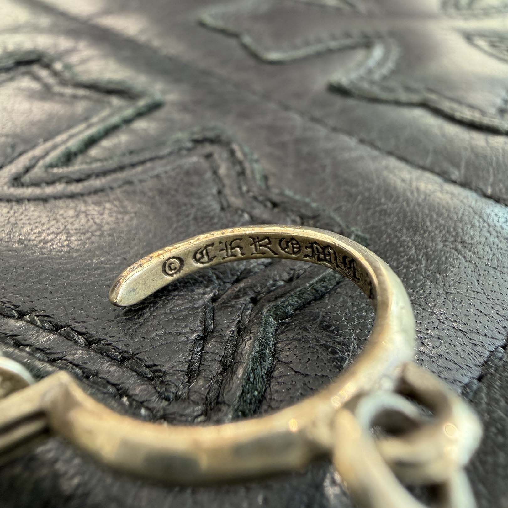 CHROME HEARTS TINY CH Cross Hoop Earrings クロムハーツ タイニー CH CHROME HEARTS TINY CH Cross Hoop Earrings クロムハーツ タイニー CH