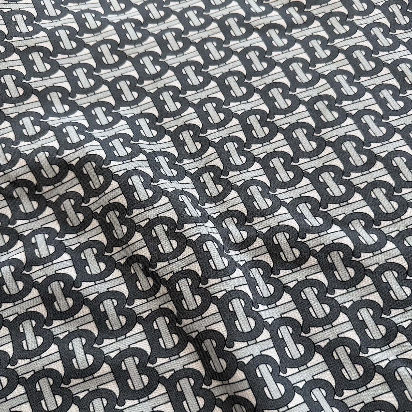 BURBERRY TB Monogram Crew Neck Sweatshirt 8050193 Size M バーバリー TBモノグラム クルーネック スウェットシャツ サイズM