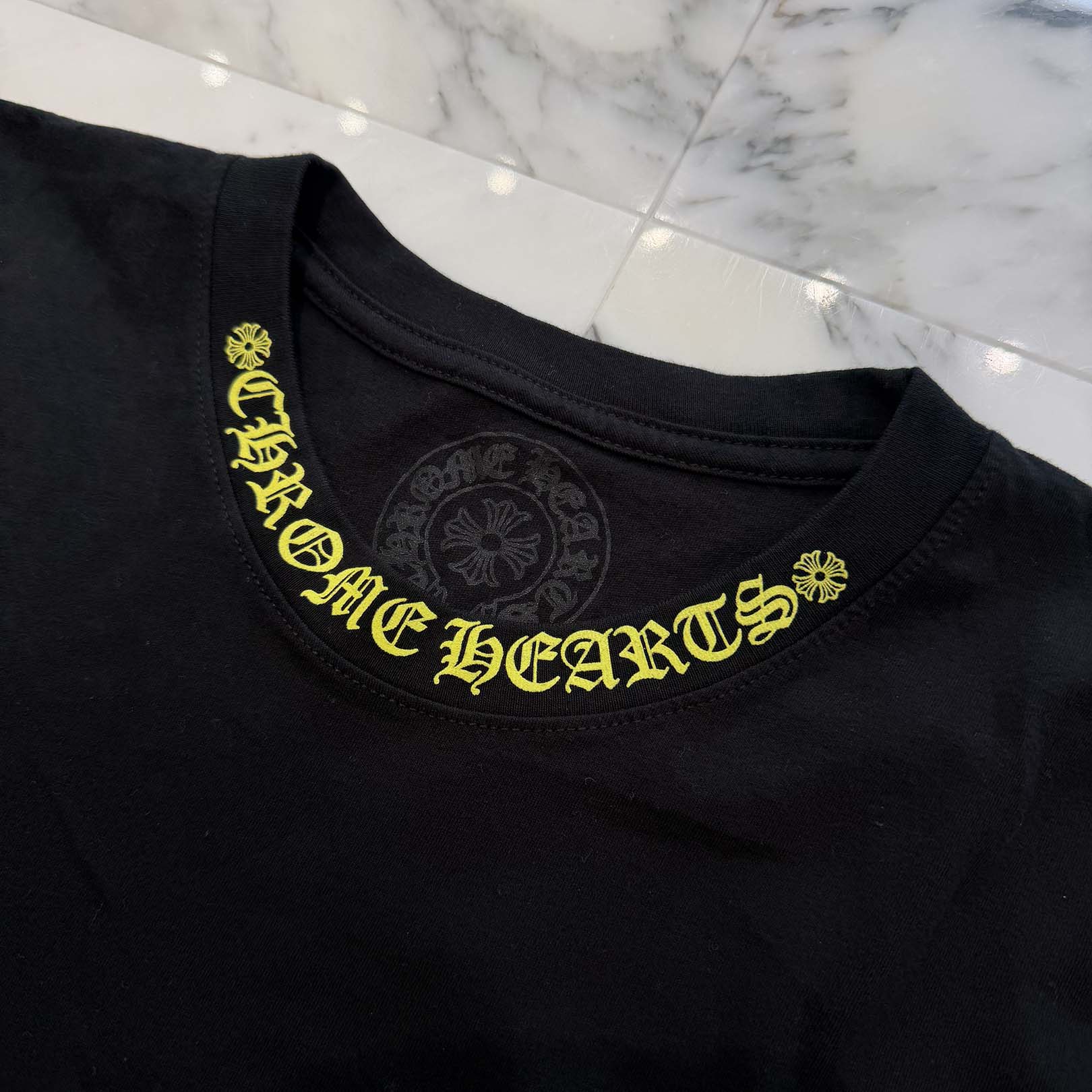 CHROME HEARTS Old English Neck Logo Neon Yellow Long Sleeve Tee Size L クロムハーツ オールドイングリッシュネックロゴネオンイエローロングスリーブTシャツ サイズL