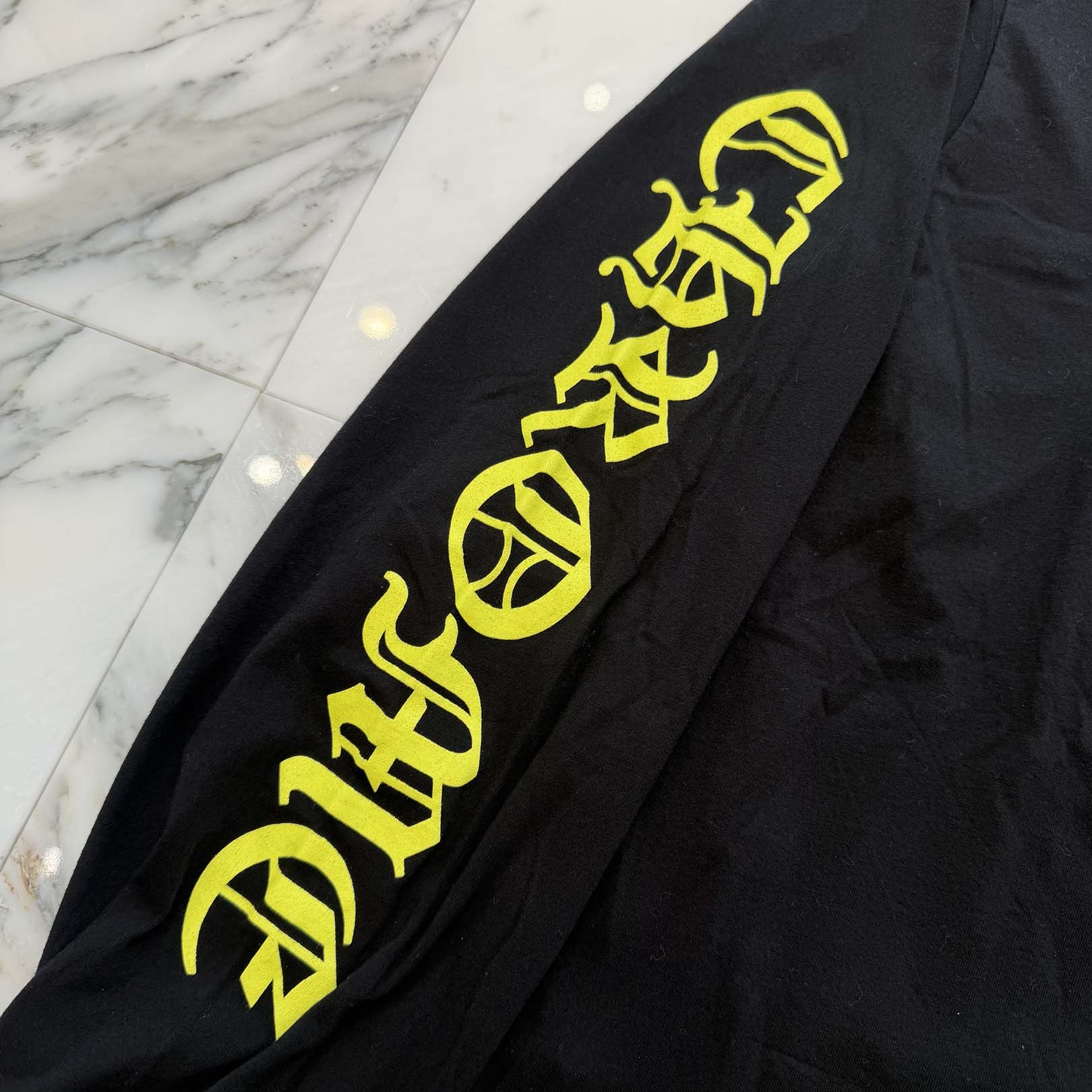 CHROME HEARTS Old English Neck Logo Neon Yellow Long Sleeve Tee Size L クロムハーツ オールドイングリッシュネックロゴネオンイエローロングスリーブTシャツ サイズL