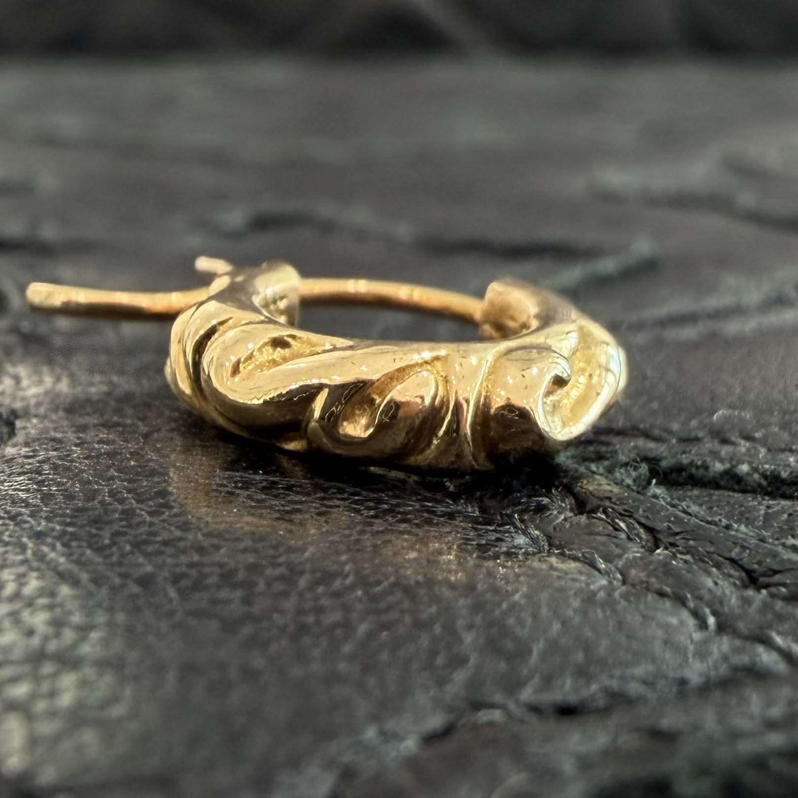CHROME HEARTS 22K Tiny Scroll Hoop Earring クロムハーツ 22K タイニースクロールフープピアス