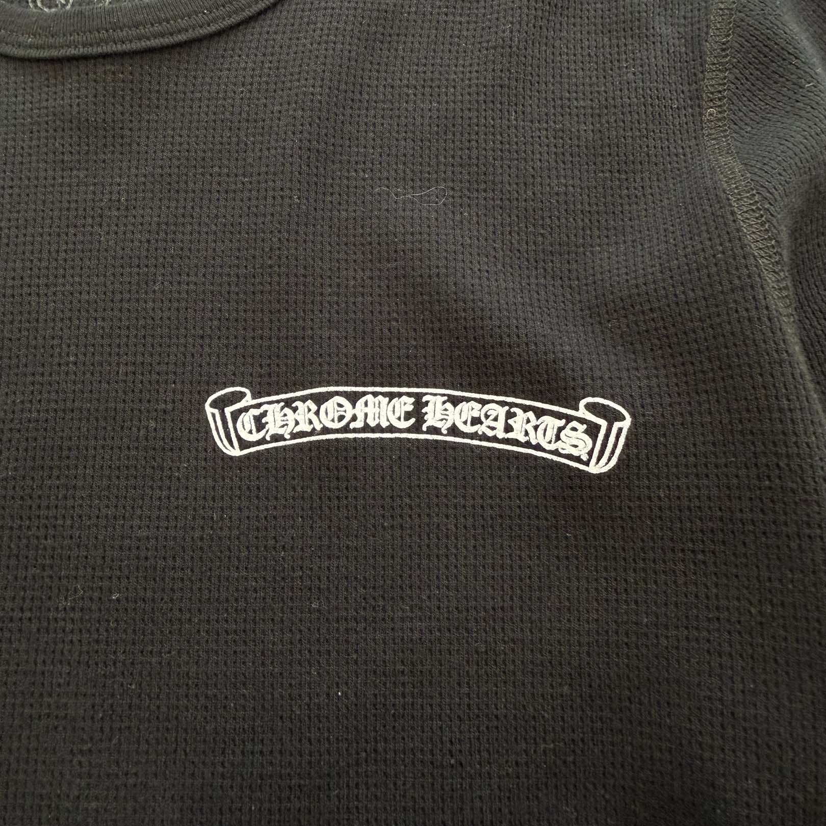 CHROME HEARTS 2025SS Scroll Label Arm Logo Print Thermal Long Sleeve Tee Size M クロムハーツ スクロールラベル アームロゴプリント  サーマル ロングスリーブ Tシャツ サイズM