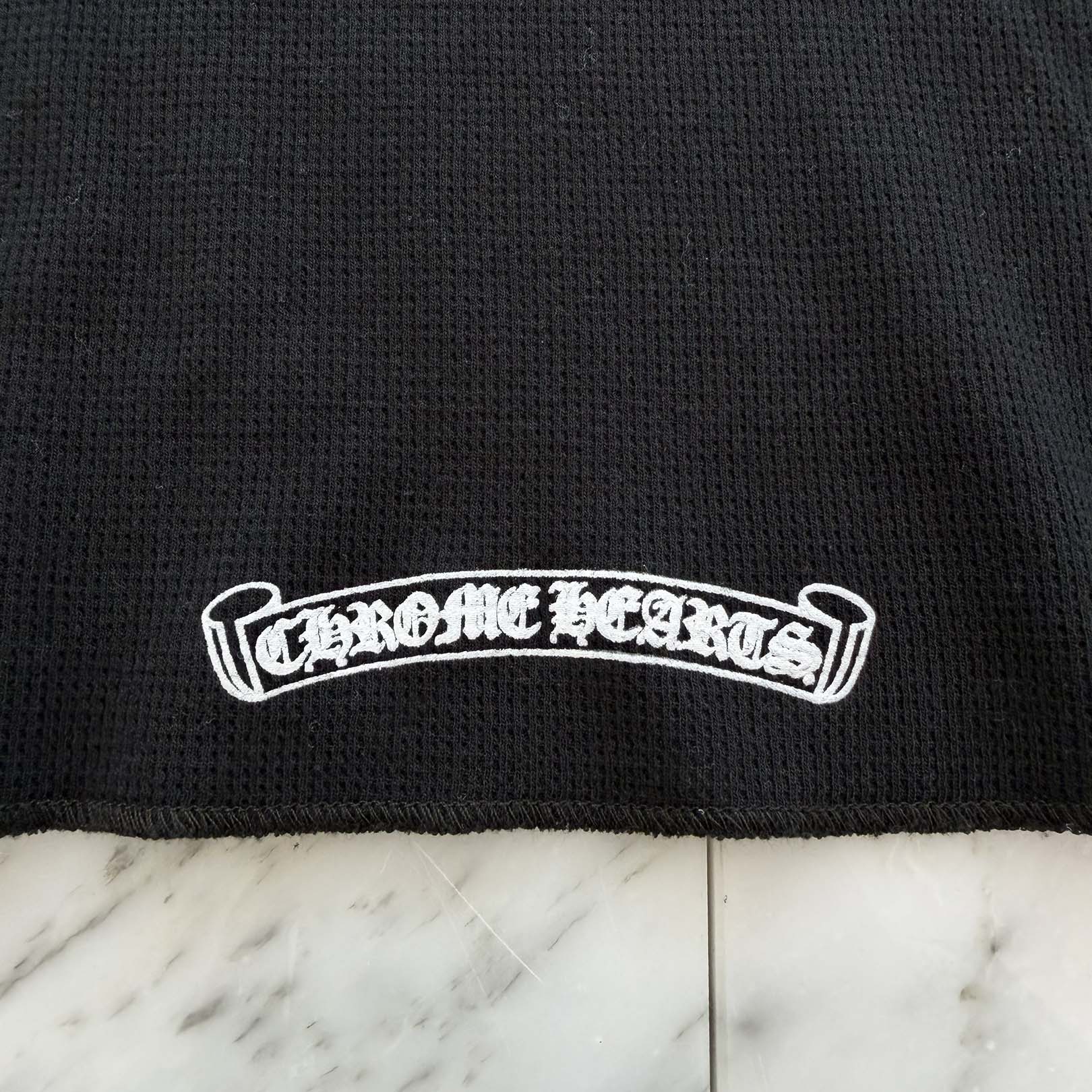 CHROME HEARTS 2025SS Scroll Label Arm Logo Print Thermal Long Sleeve Tee Size M クロムハーツ スクロールラベル アームロゴプリント  サーマル ロングスリーブ Tシャツ サイズM
