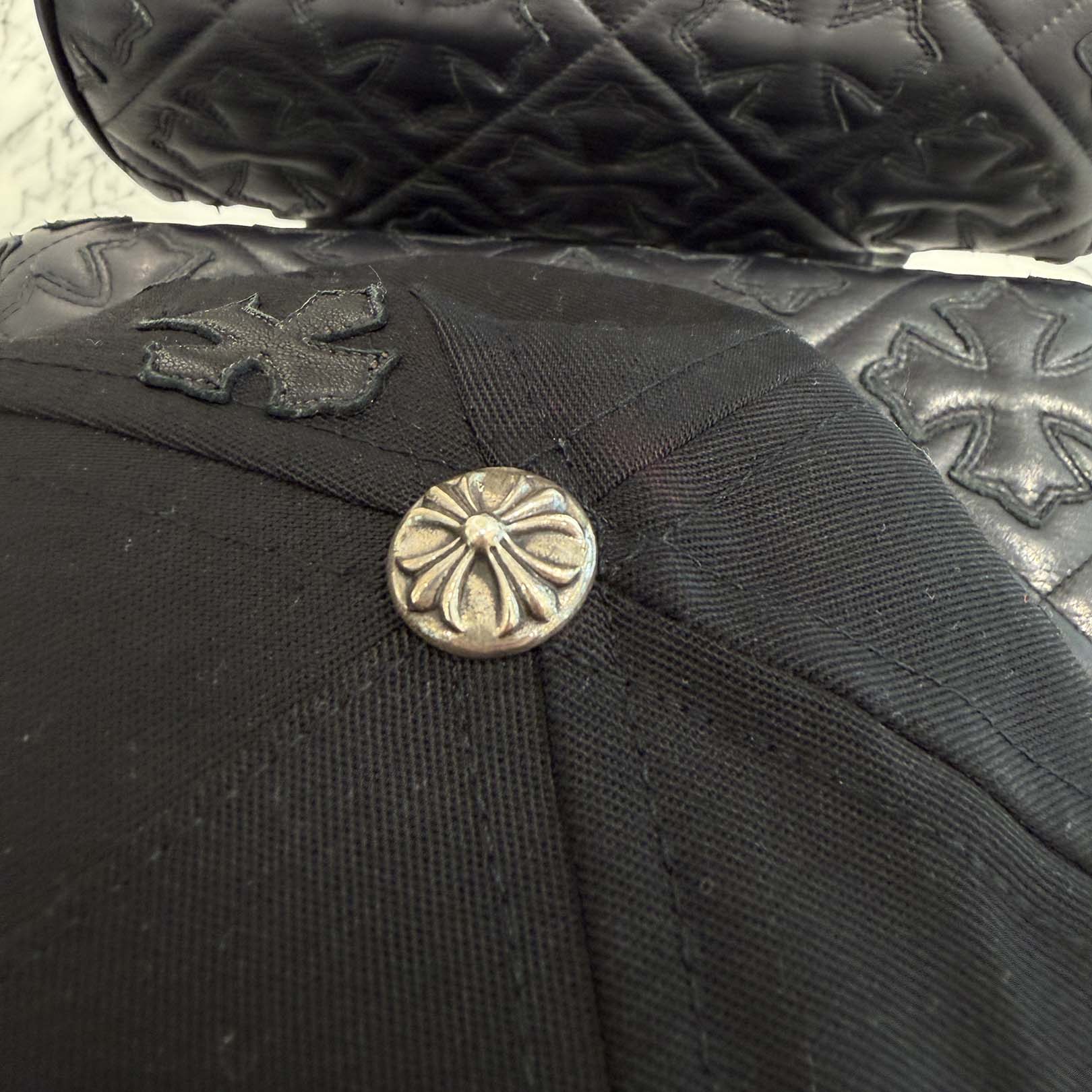 CHROME HEARTS Cemetery Cross Patch Trucker Cap Size ONE SIZE (53-60) クロムハーツ セメタリークロス トラッカーキャップ ONE SIZE (53-60)