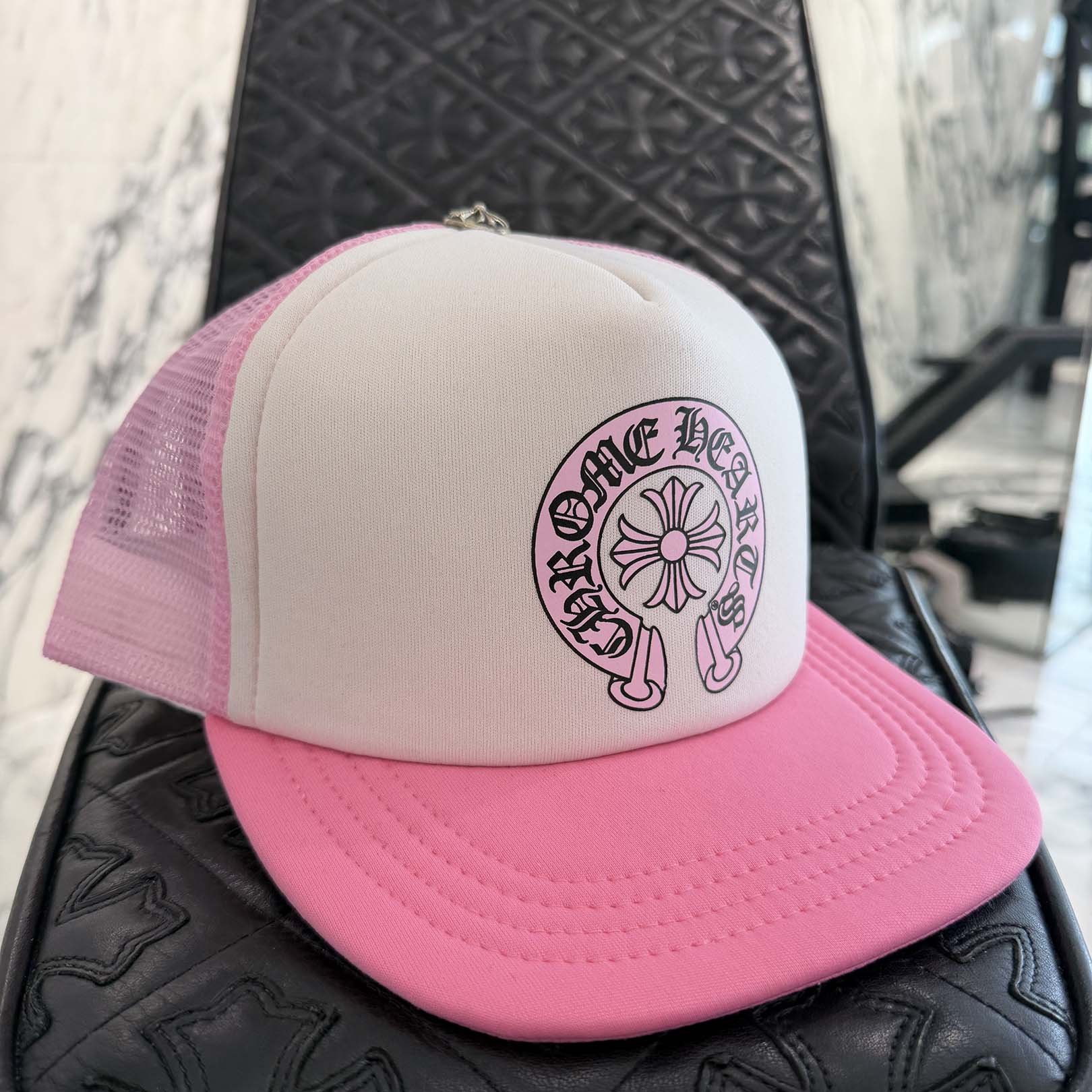 CHROME HEARTS Pink Horseshoe Trucker Cap Size ONE SIZE (53-60) クロムハーツ ピンクホースシュー トラッカーキャップ ONE SIZE (53-60)
