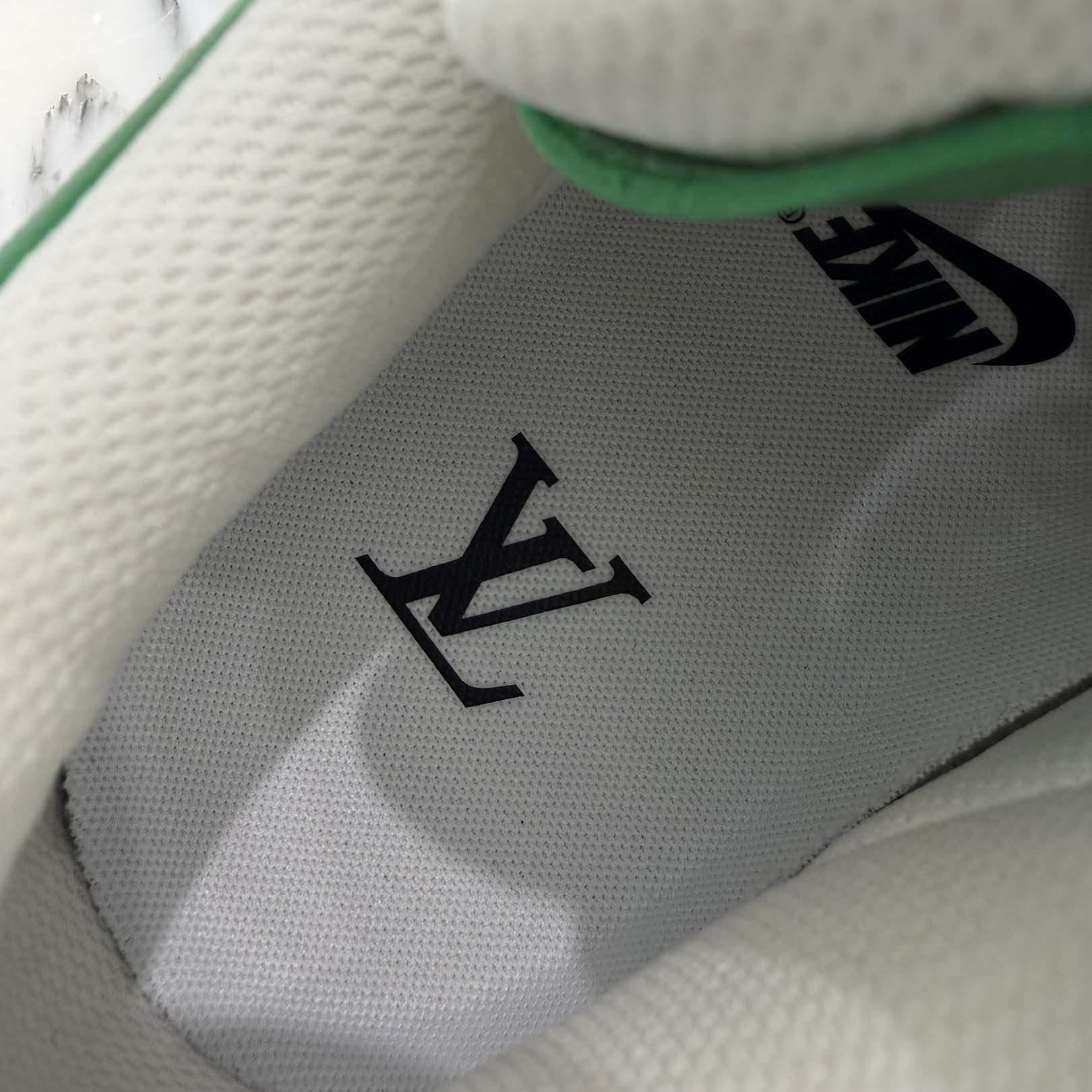 LOUIS VUITTON × NIKE 2022SS Air Force 1 Low Sneaker by Virgil Abloh 1A9V9U Size US7 1/2 (25.5cm) ルイヴィトン × ナイキ エア フォース 1 ロー スニーカー ヴァージル・アブロー モデル US7 1/2 (25.5cm)