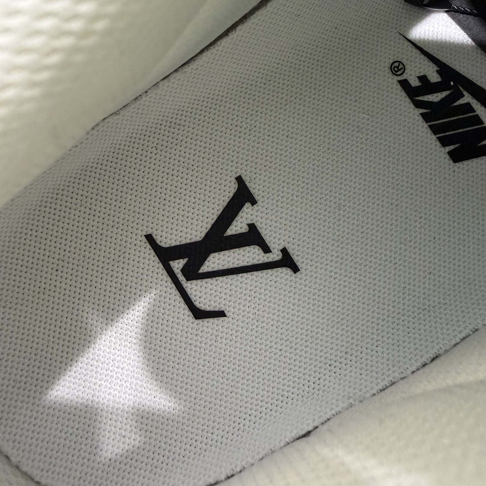 LOUIS VUITTON × NIKE 2022SS Air Force 1 Low Sneaker by Virgil Abloh 1A9V9U Size US7 1/2 (25.5cm) ルイヴィトン × ナイキ エア フォース 1 ロー スニーカー ヴァージル・アブロー モデル US7 1/2 (25.5cm)