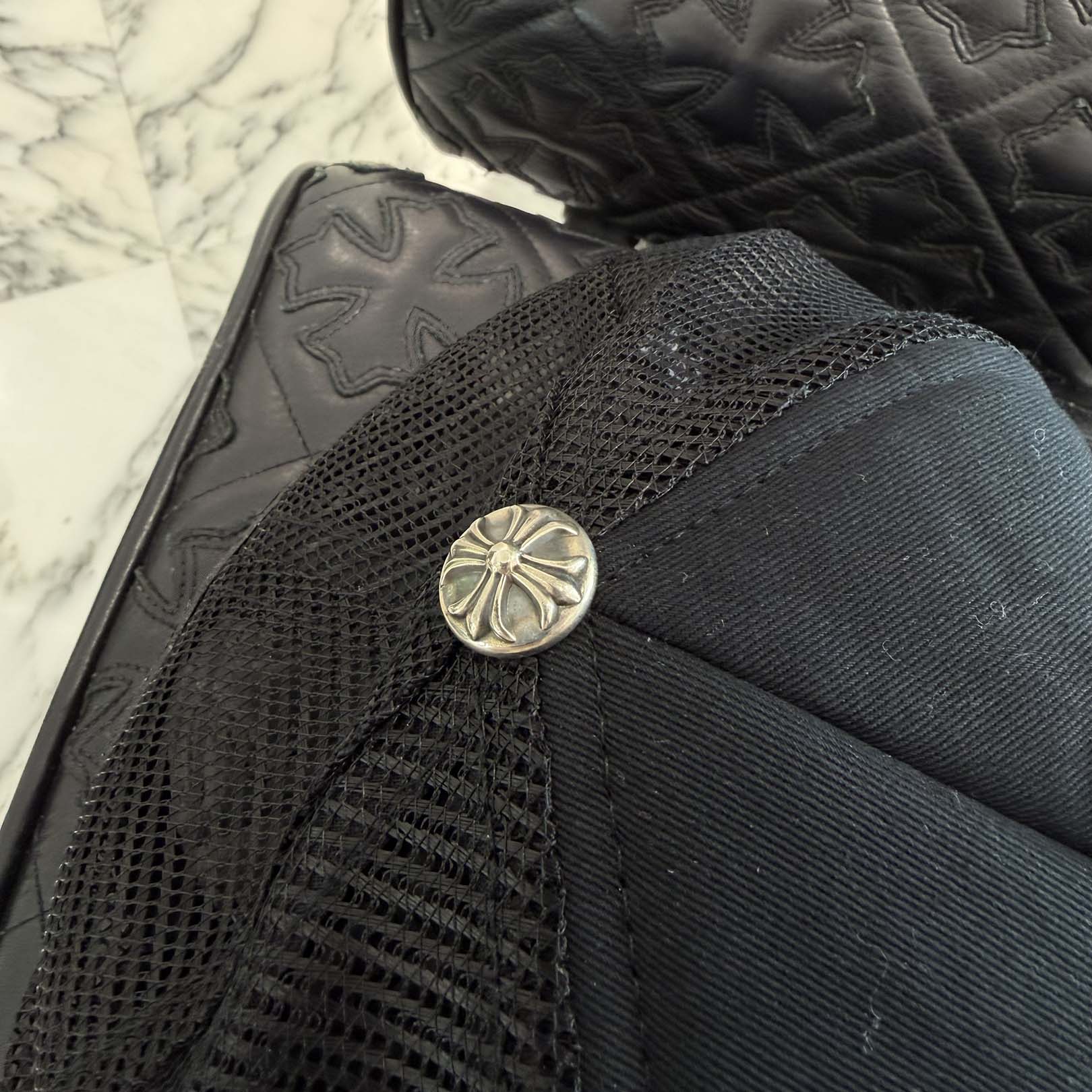 CHROME HEARTS Camo Triple Cross Leather Patch Trucker Cap ONE SIZE (51-61) クロムハーツ カモ トリプルクロス レザーパッチ トラッカーキャップ サイズONE SIZE (51-61)