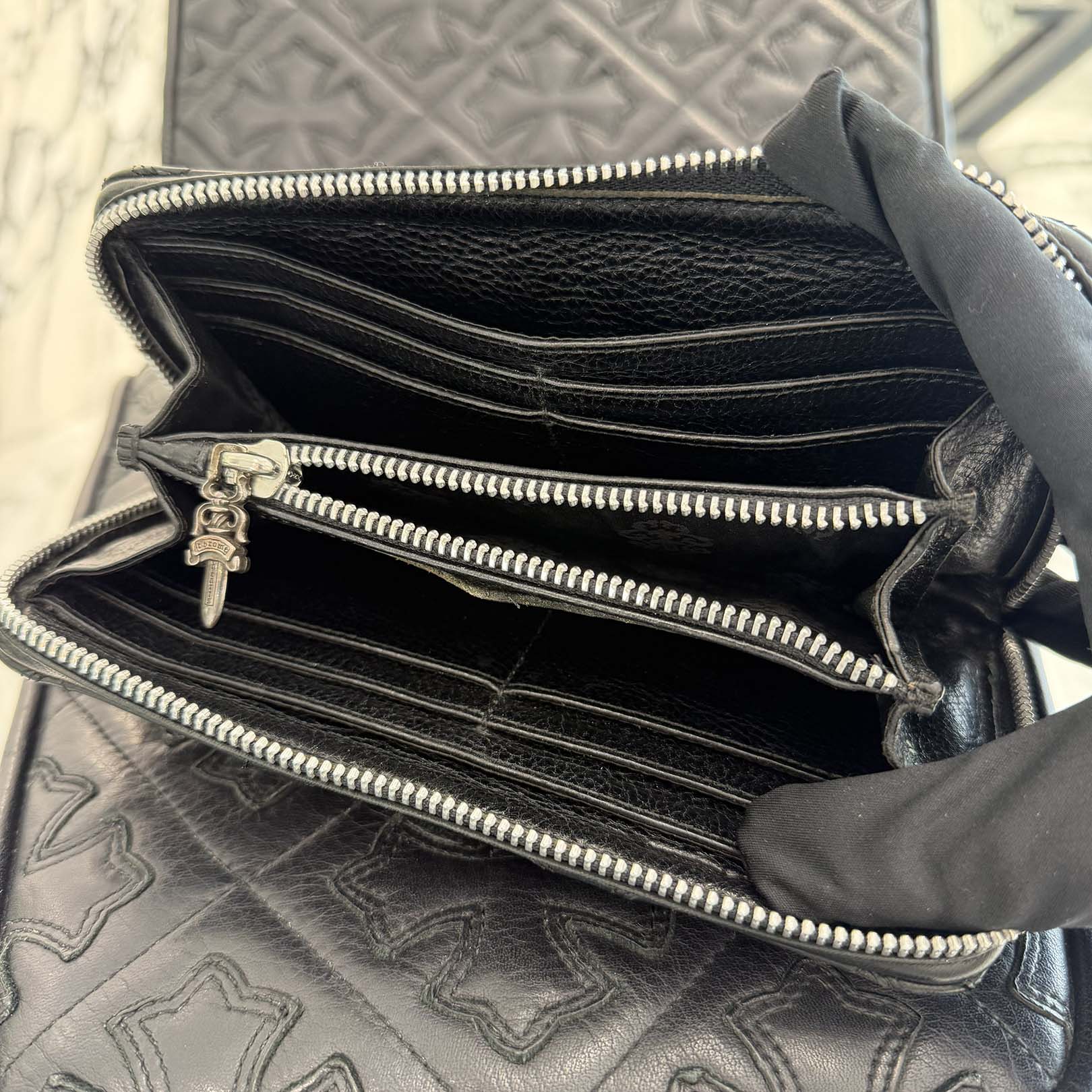 CHROME HEARTS Cemetery Cross Leather Patch Quilting Leather Wallet クロムハーツ セメタリークロス レザーパッチ キルティングレザー ウォレット
