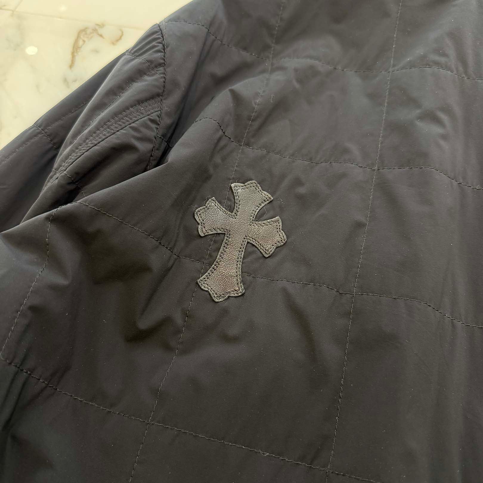 CHROME HEARTS Y NOT DAMAGED GOODS Leather Cross Patch Quilted Nylon Jacket Size XL クロムハーツ ワイノット ダメージド グッズ レザークロスパッチ キルティングナイロンジャケット サイズXL