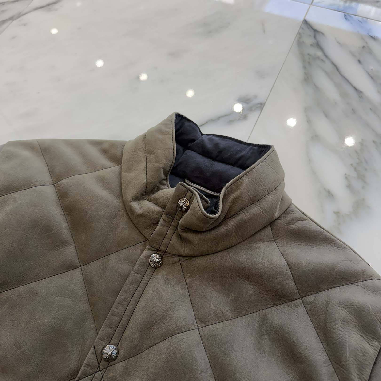 CHROME HEARTS Y NOT TEENAGE KICKS Cross Ball Button Quilting Leather Down Jacket Size S クロムハーツ ワイノット TEENAGE KICKS クロスボールボタン キルティング レザー ダウンジャケット サイズS